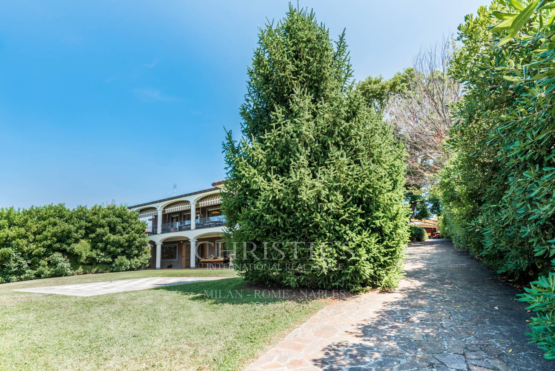 picture of Country House With Swimming Pool And Tennis Court