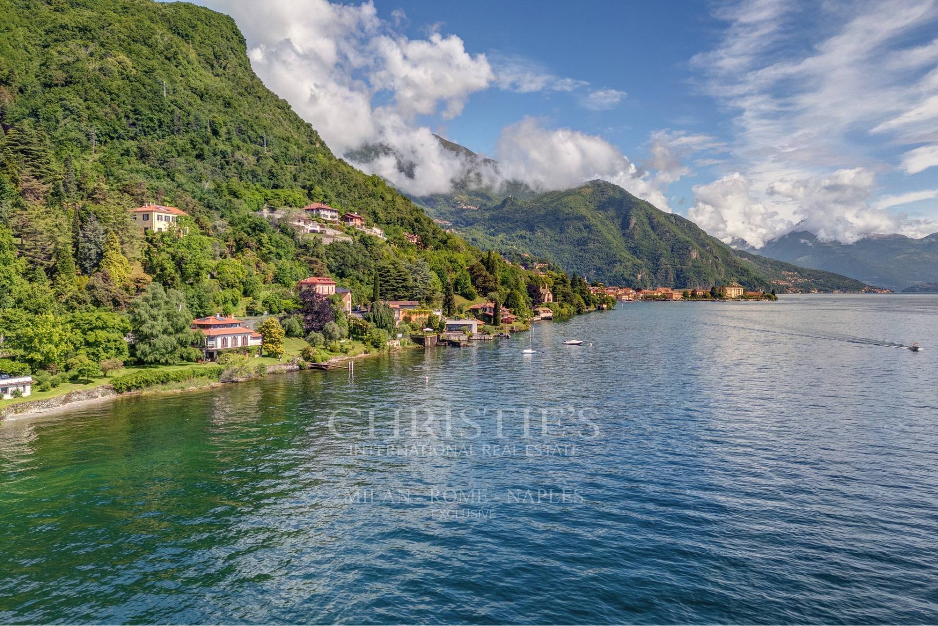 picture of Elegant Pied-dans-l'eau Villa With Large Lakefront Garden And Private Pier
