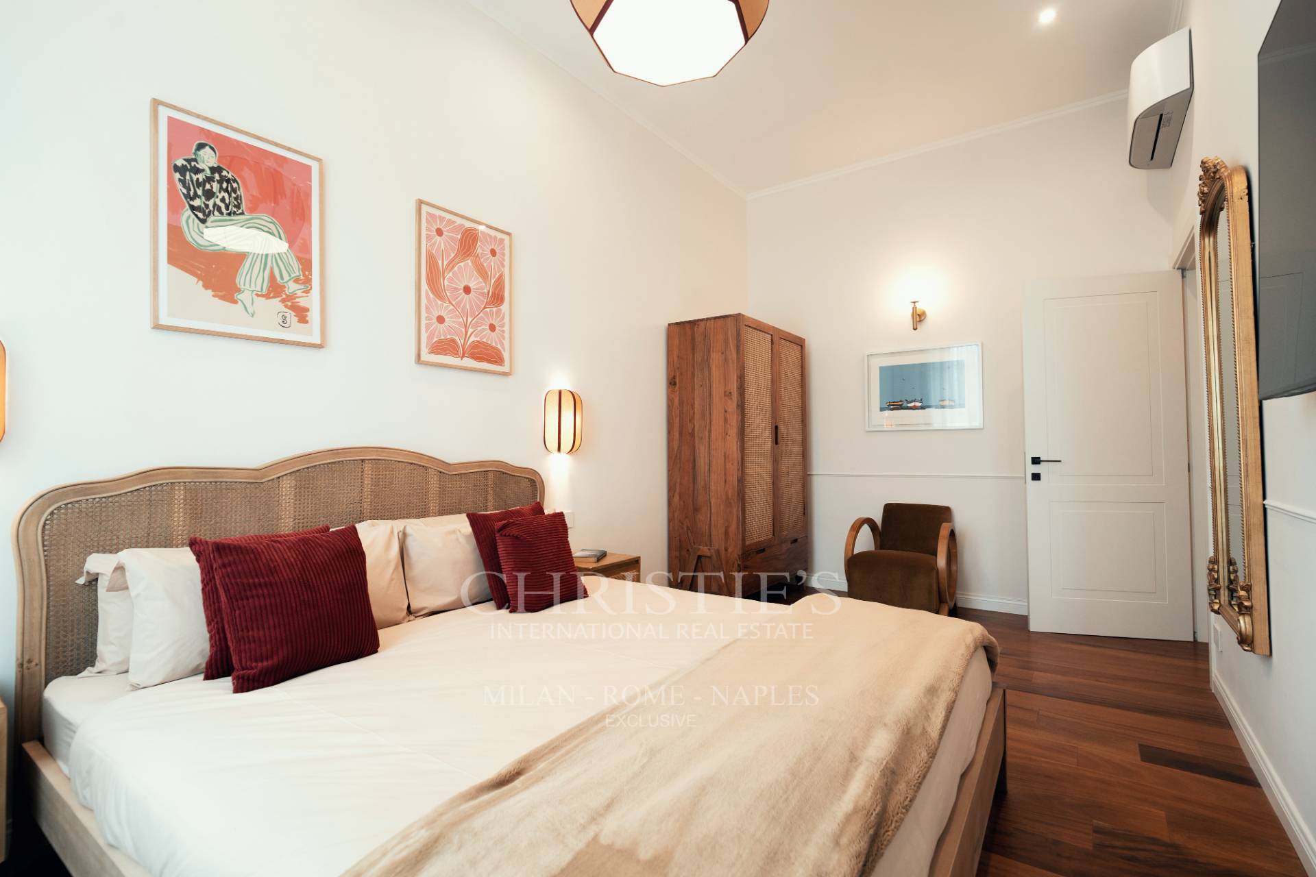 picture of Elegant Renovated Apartment Near The Vatican Museums.