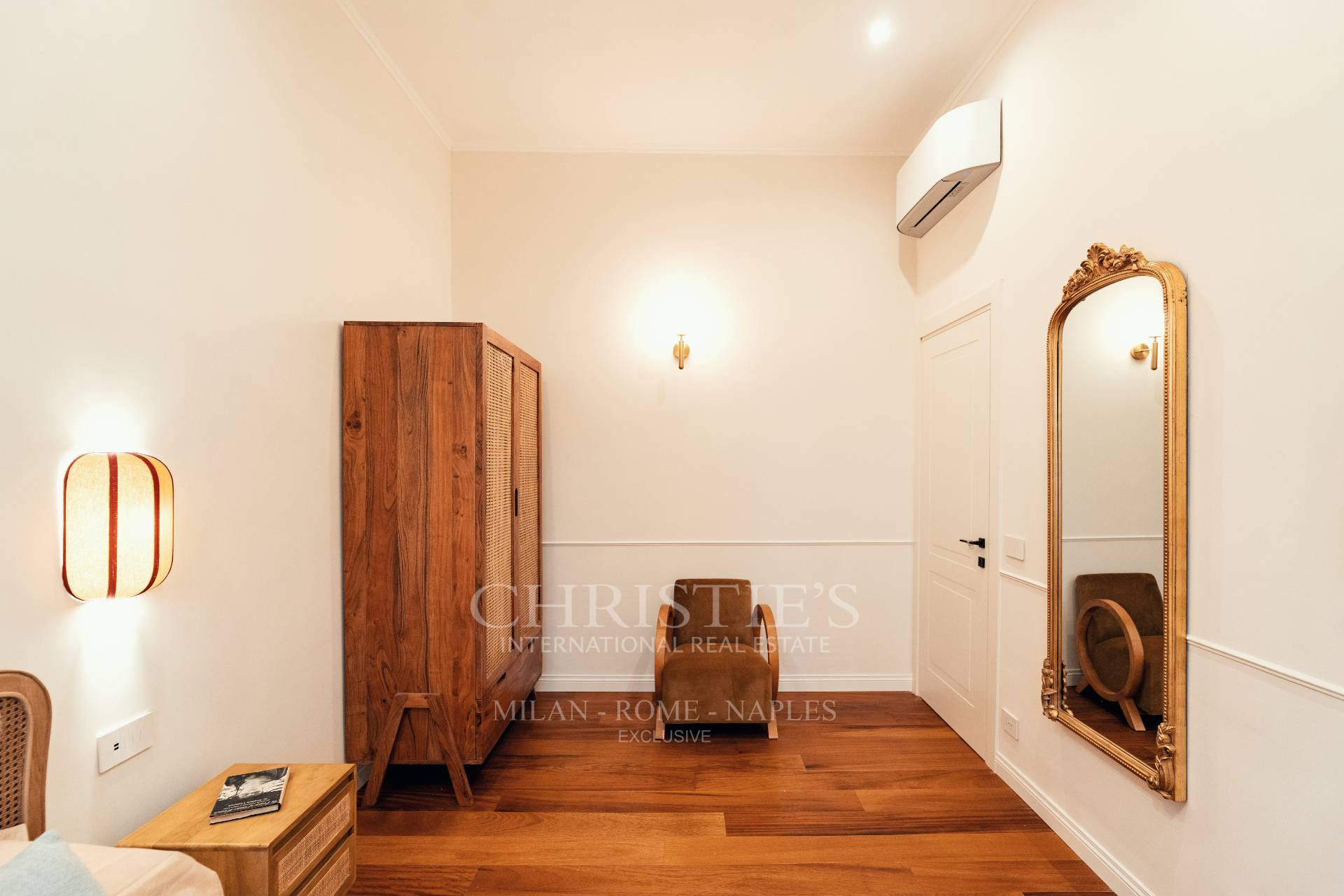 picture of Elegant Renovated Apartment Near The Vatican Museums.