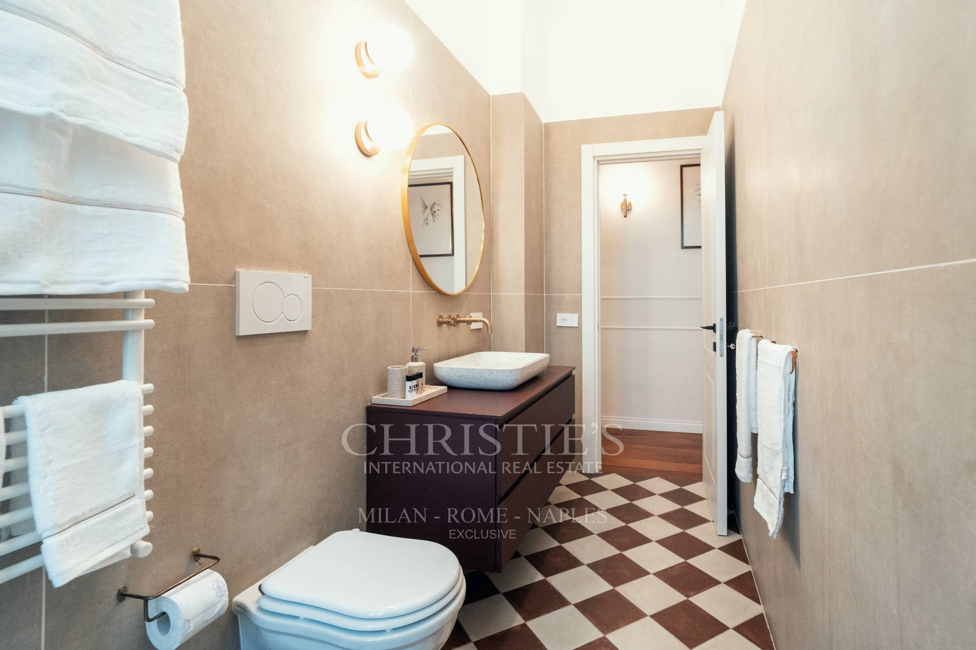 picture of Elegant Renovated Apartment Near The Vatican Museums.