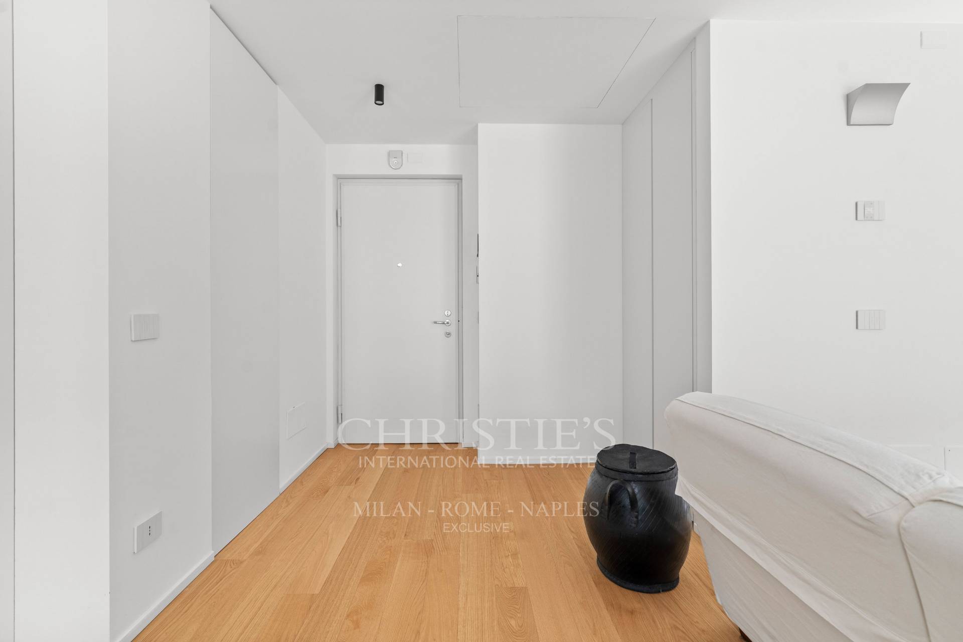picture of Exclusive Designer Penthouse Immersed In An Oasis Of Tranquillity And Elegance: The Kramer26 Residence