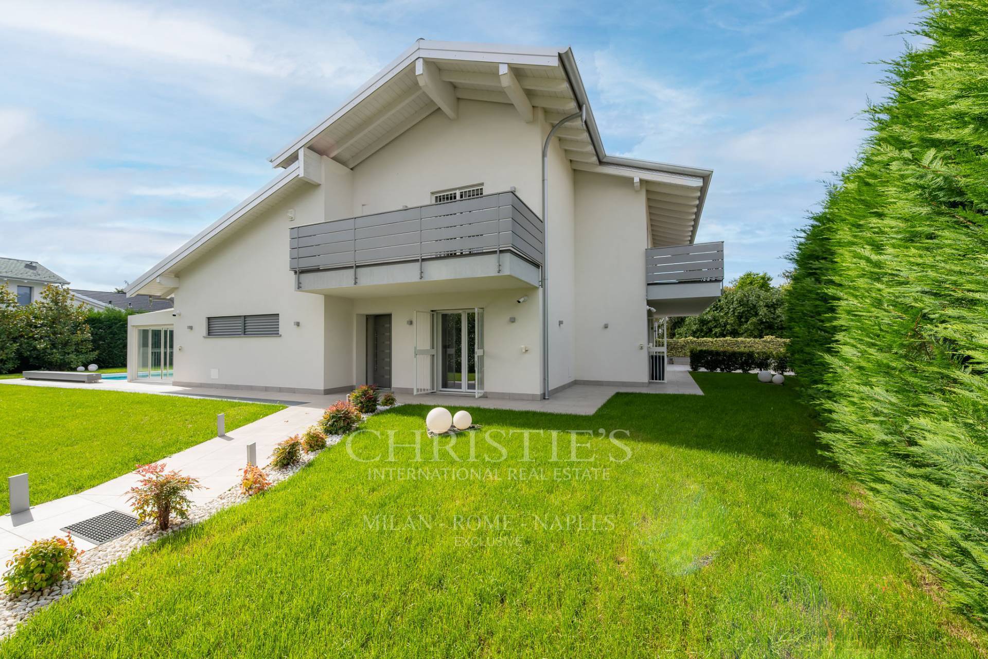 picture of Modern Villa With Pool And Annex In Cassano Magnago