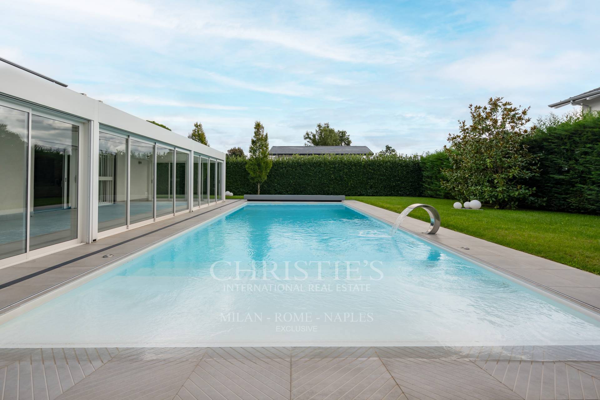 picture of Modern Villa With Pool And Annex In Cassano Magnago