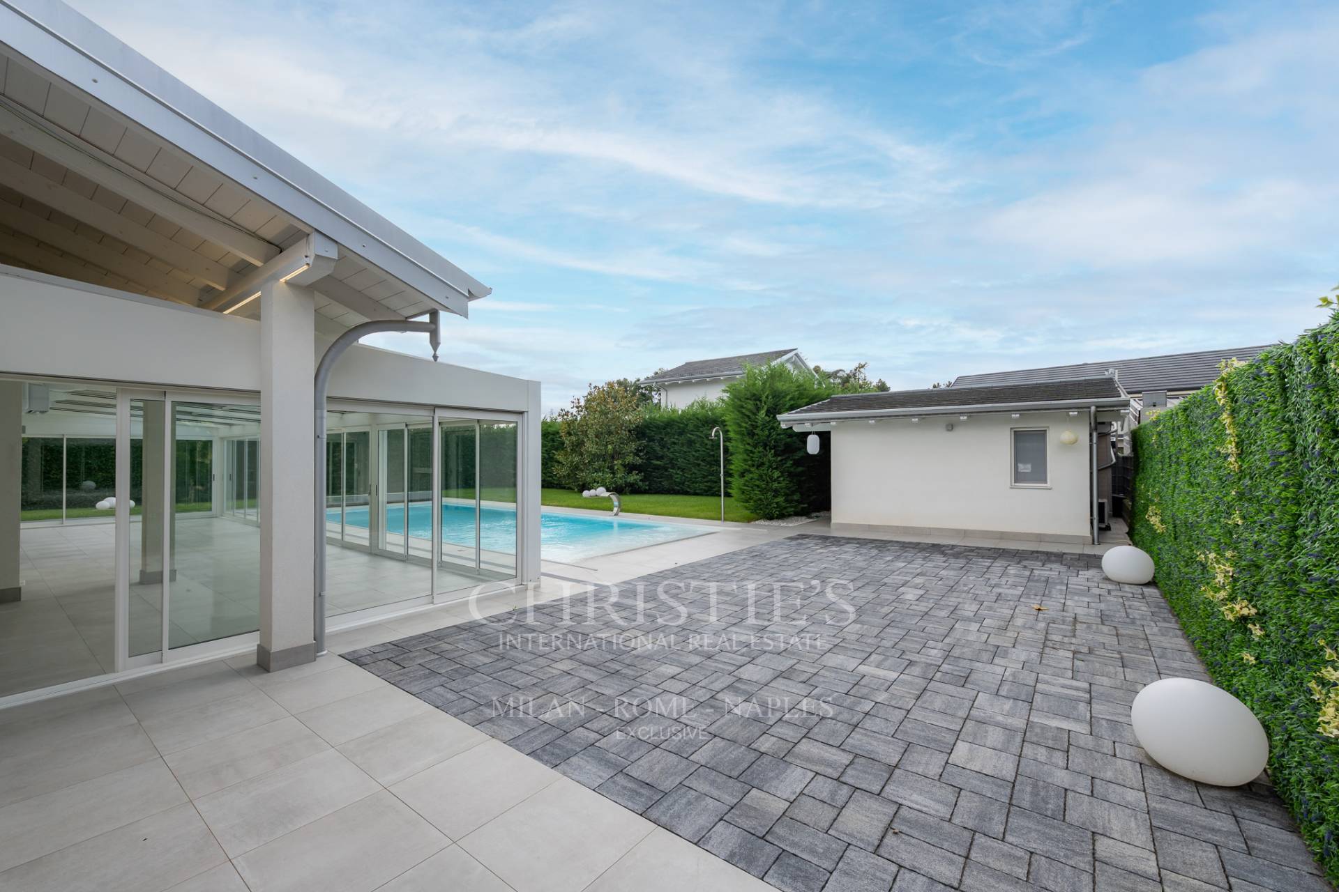 picture of Modern Villa With Pool And Annex In Cassano Magnago