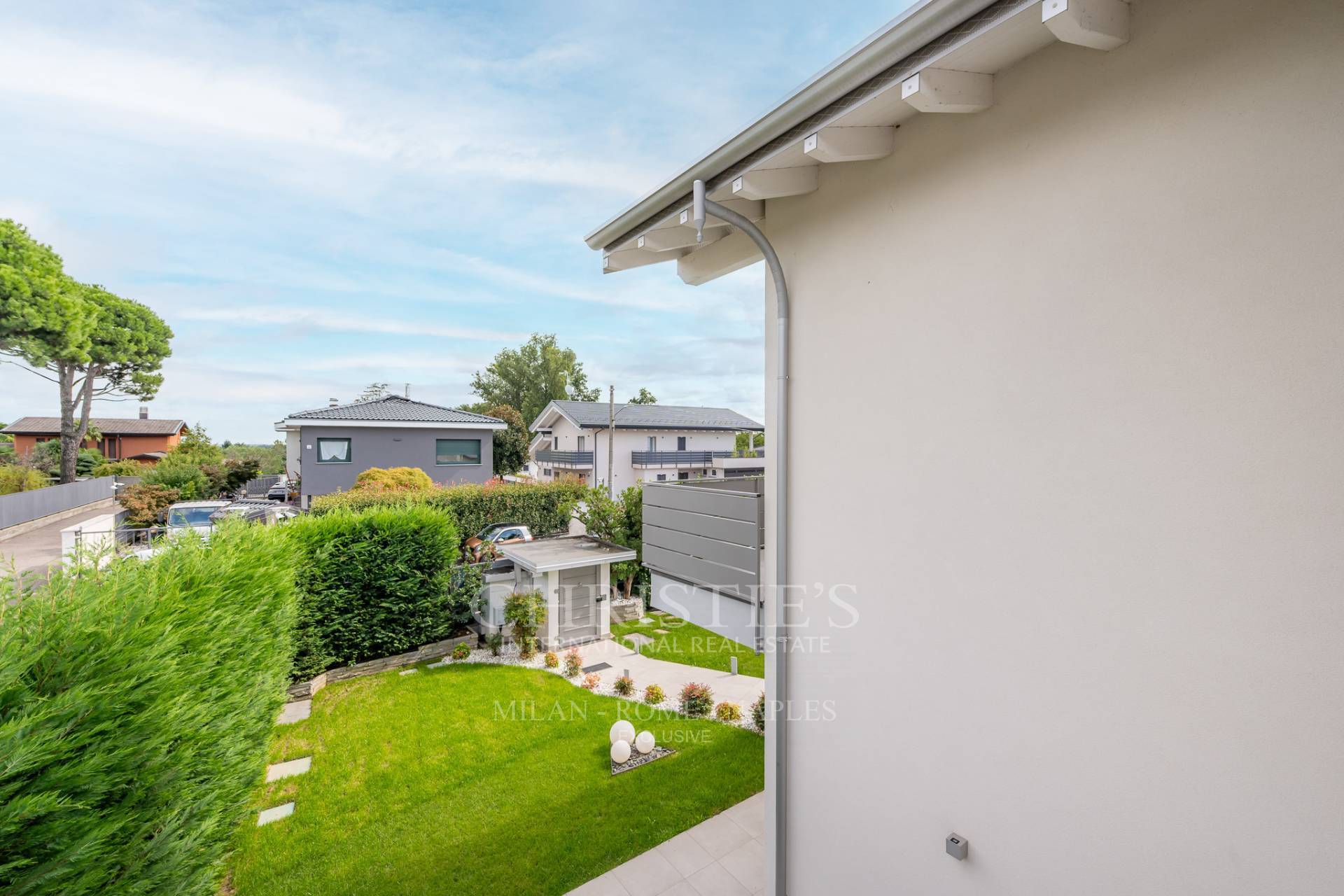 picture of Modern Villa With Pool And Annex In Cassano Magnago