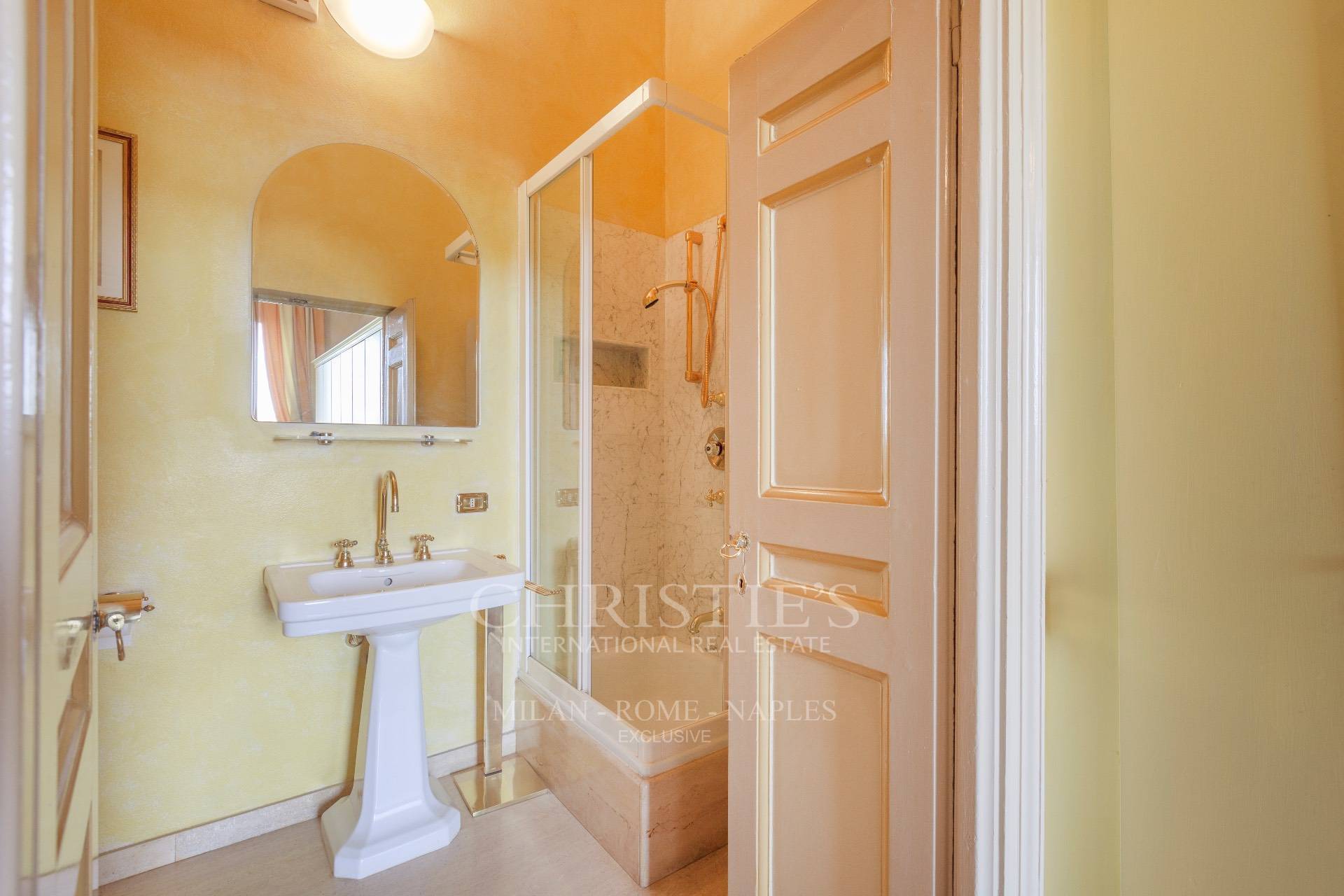 picture of Prestigious Countryside Apartment In Historic Villa - Costa Lambro, Carate Brianza