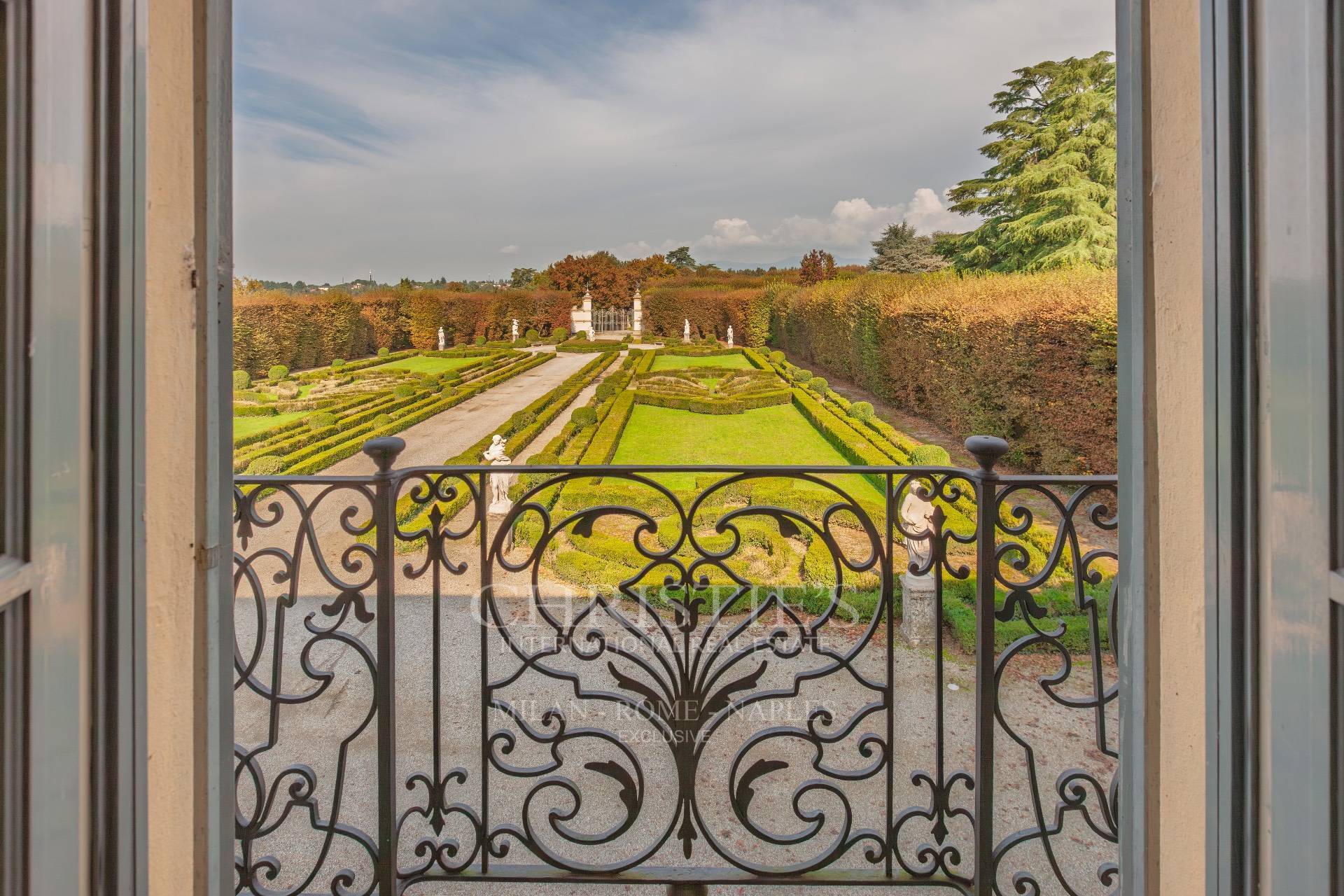 picture of Prestigious Countryside Apartment In Historic Villa - Costa Lambro, Carate Brianza