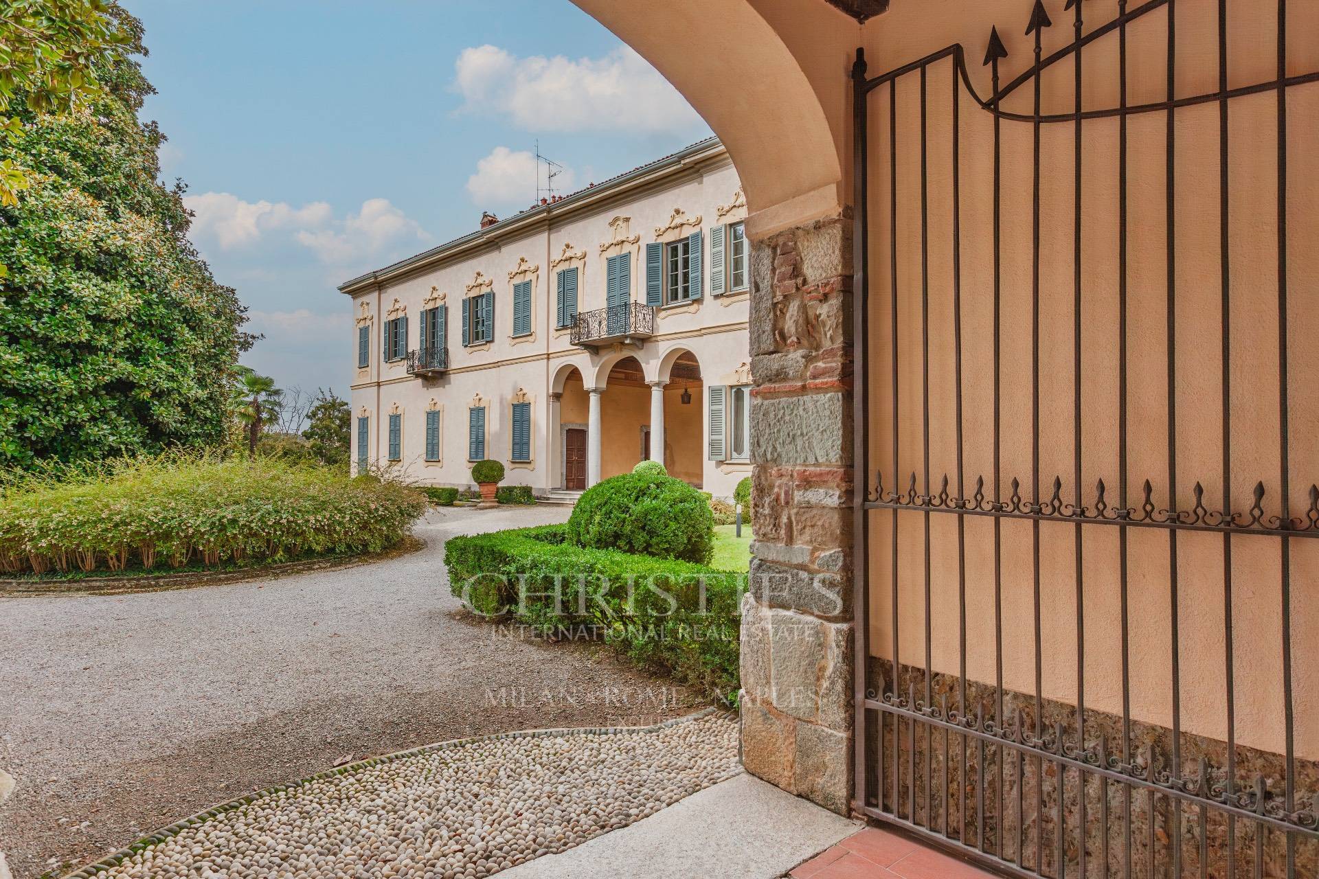 picture of Prestigious Countryside Apartment In Historic Villa - Costa Lambro, Carate Brianza