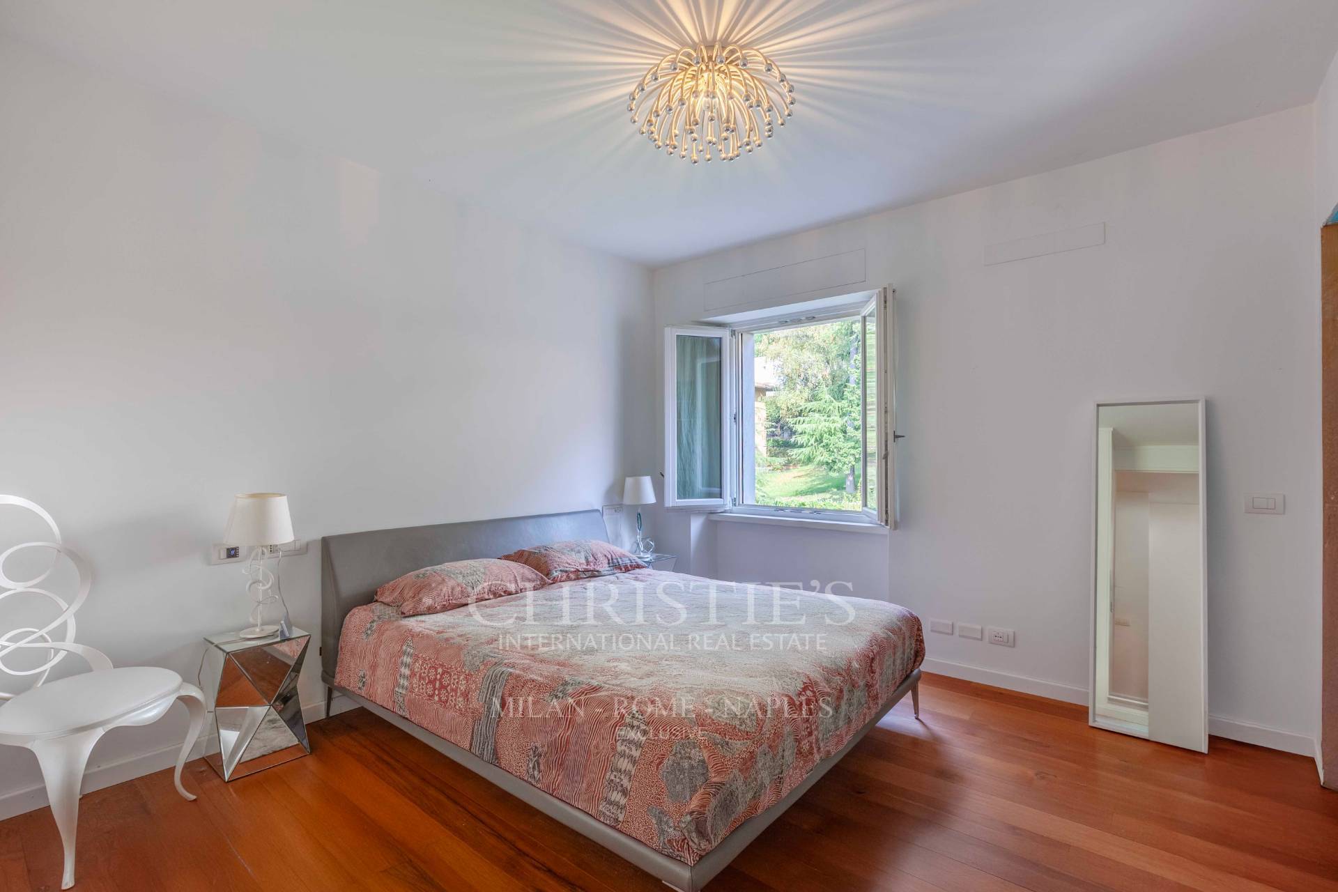picture of Sophisticated And Exclusive Penthouse On Como's Lakefront