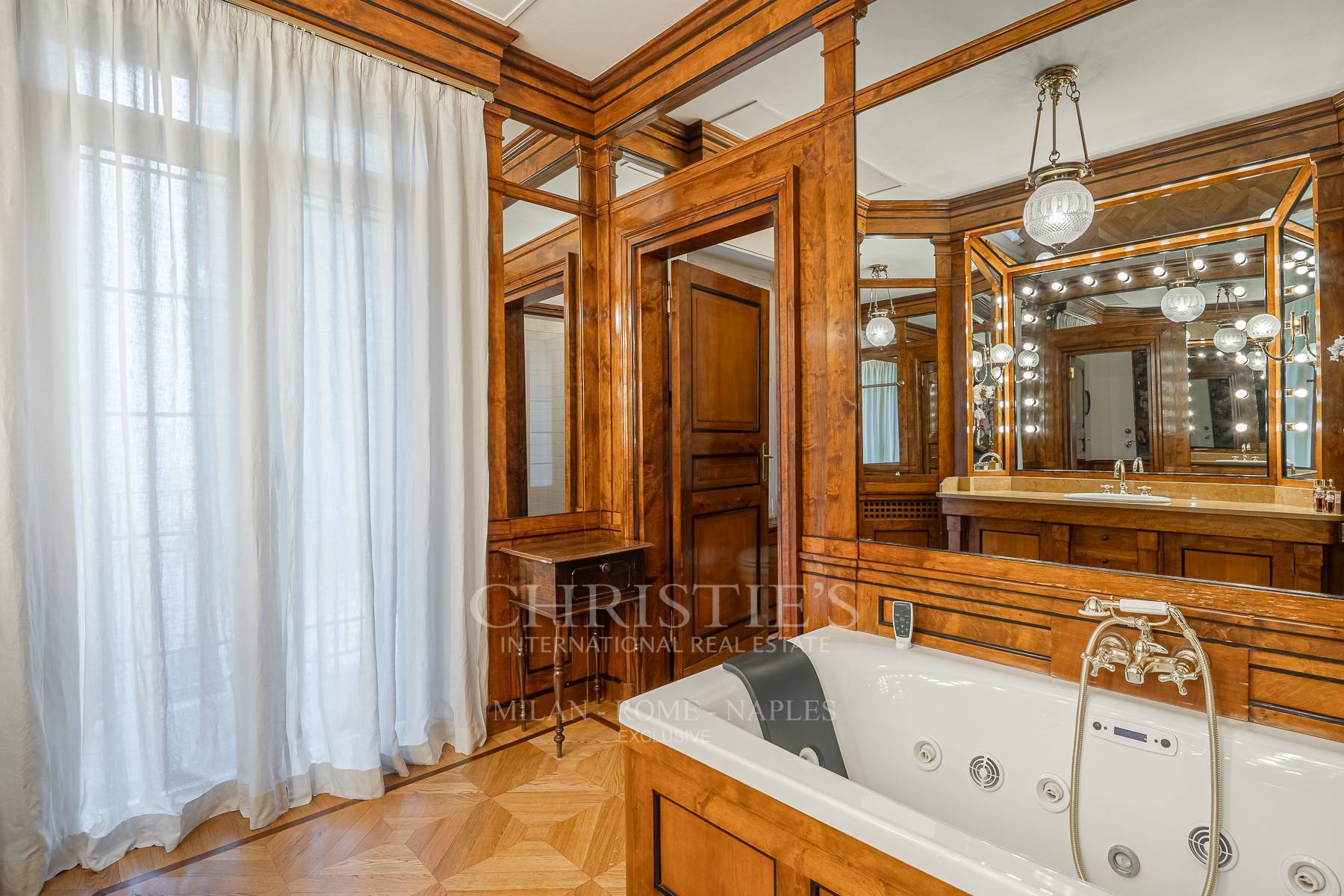 picture of Classic And Prestigious Apartment In The Fashion District