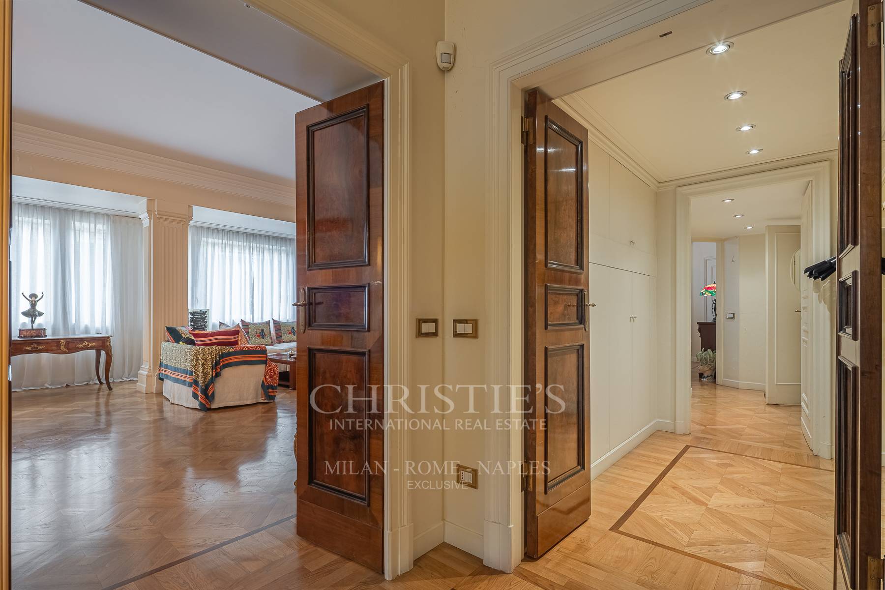 picture of Classic And Prestigious Apartment In The Fashion District