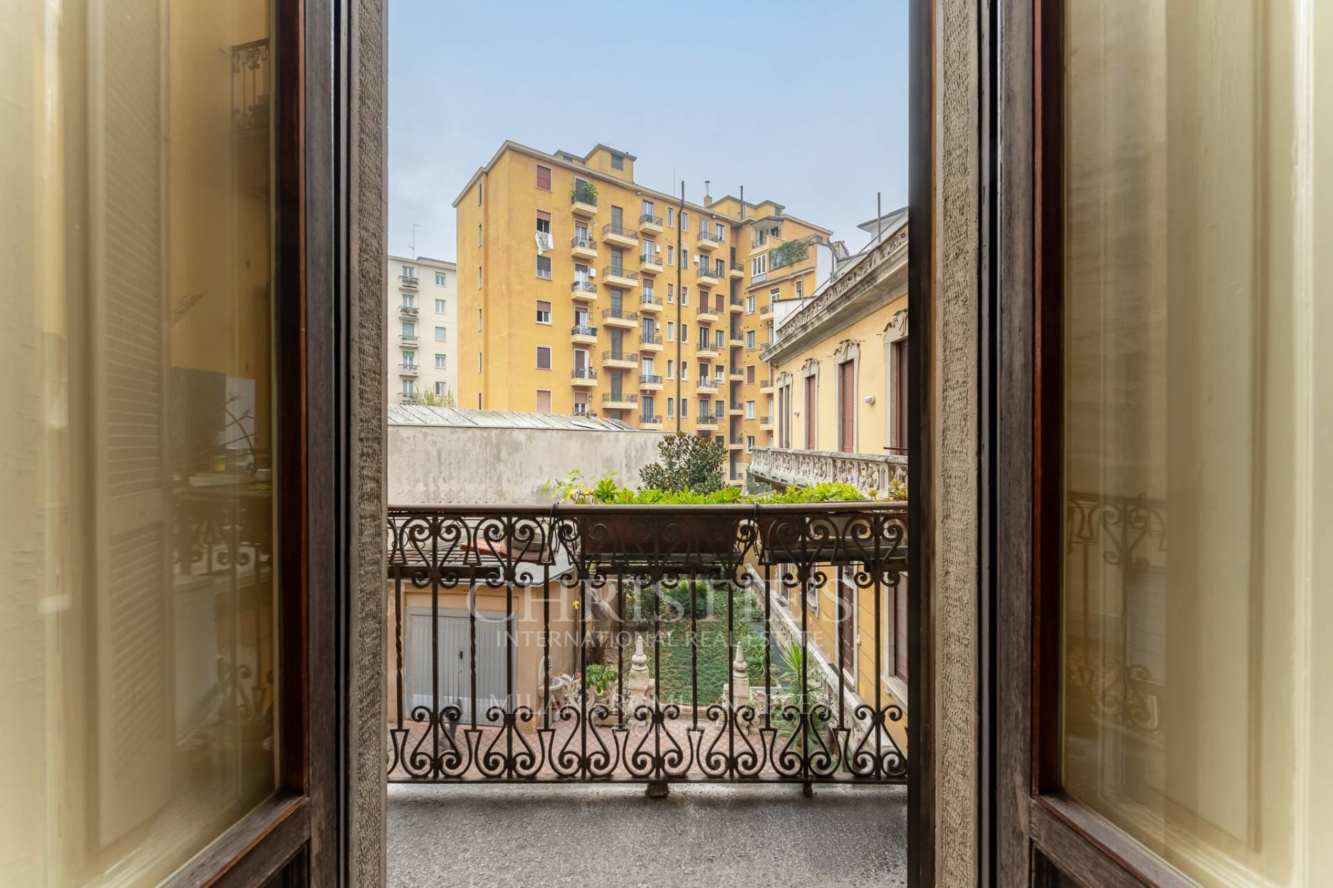 picture of Historical Elegance In Porta Venezia