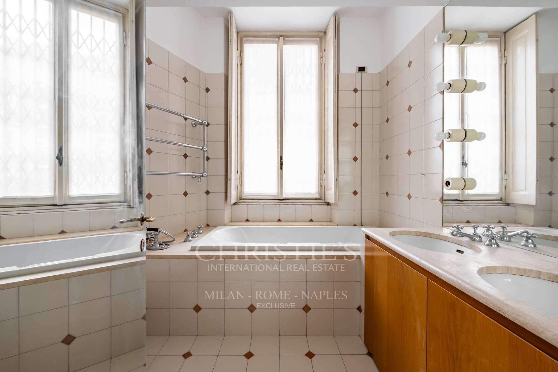 picture of Historical Elegance In Porta Venezia