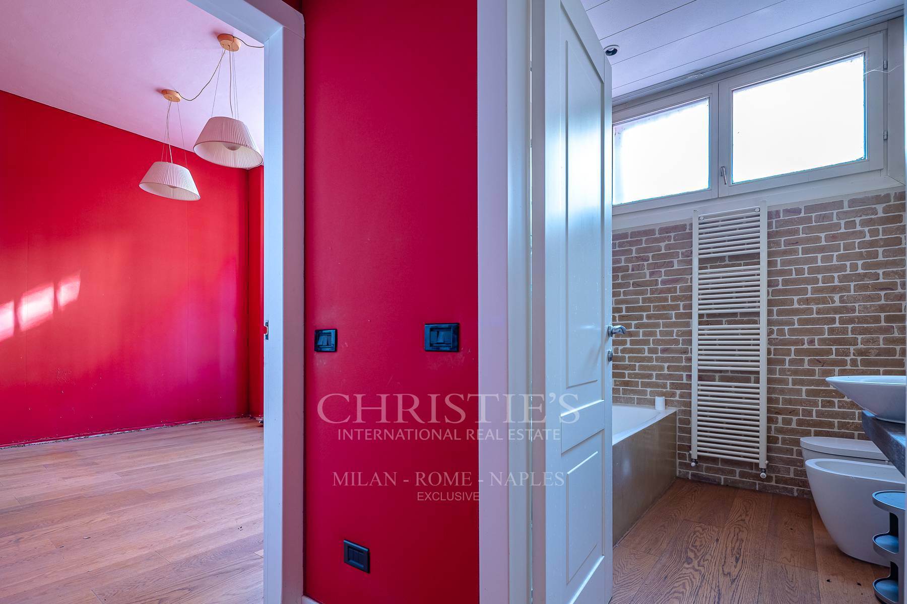 picture of Prestigious Villa To Be Renovated With Swimming Pool And Extraordinary Potential - San Siro Area