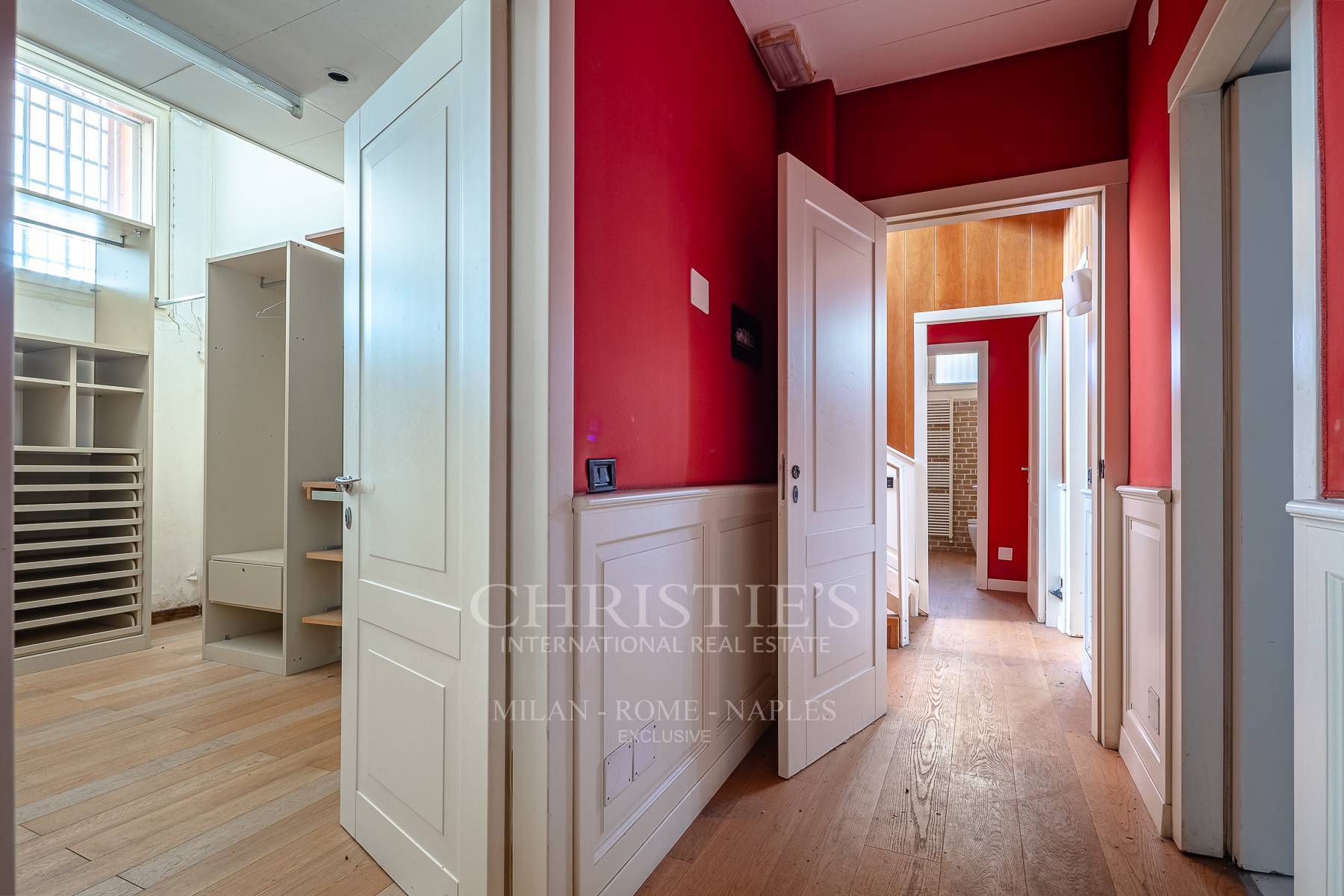 picture of Prestigious Villa To Be Renovated With Swimming Pool And Extraordinary Potential - San Siro Area