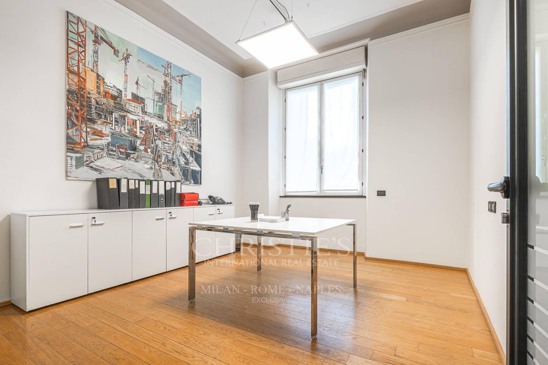 picture of Elegant Office In Via De Cristoforis