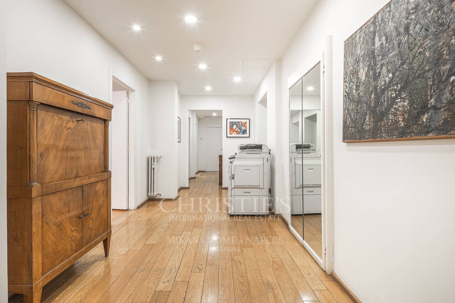 picture of Elegant Office In Via De Cristoforis