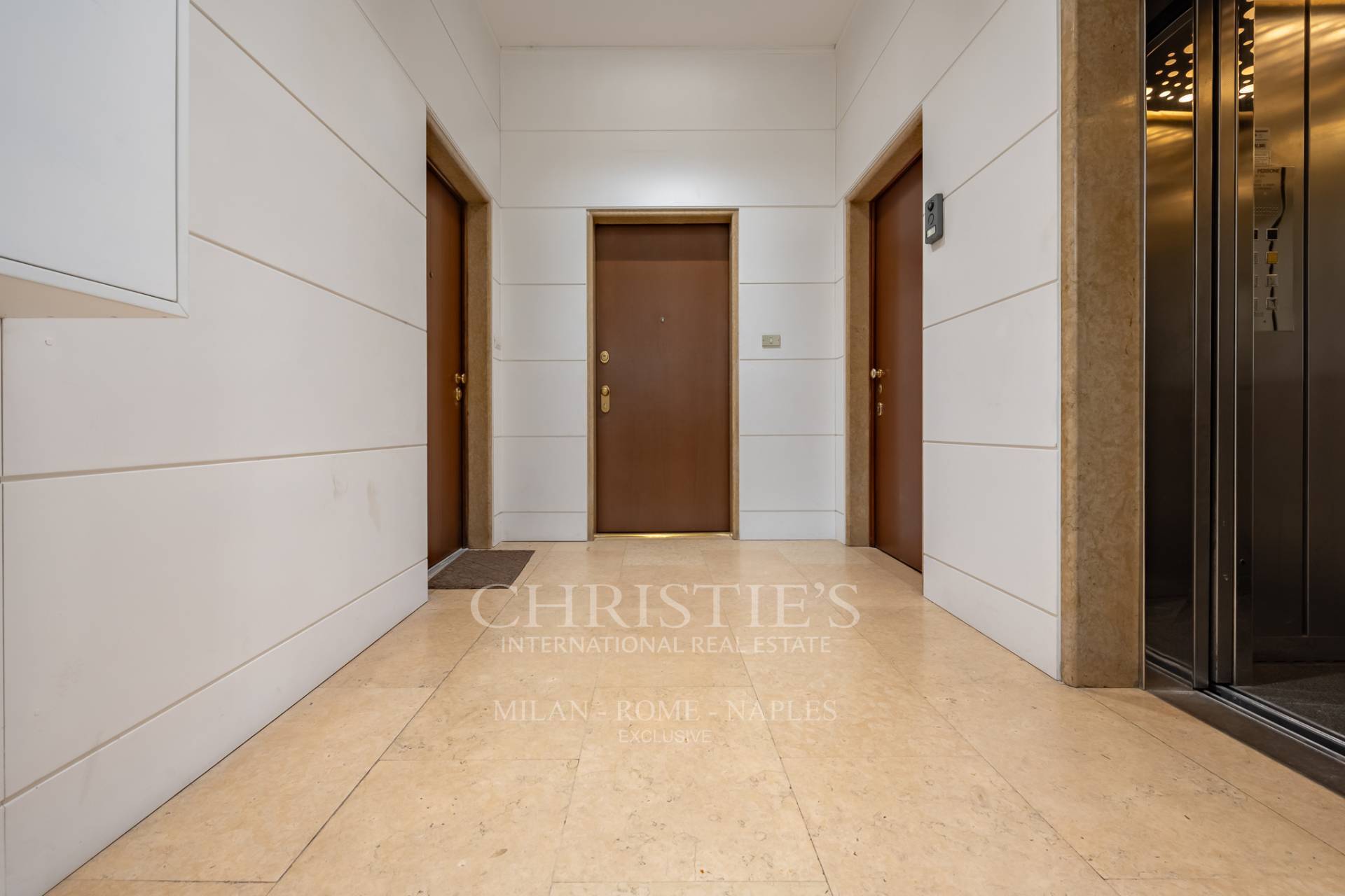 picture of Elegance And Comfort Just Steps From The Duomo