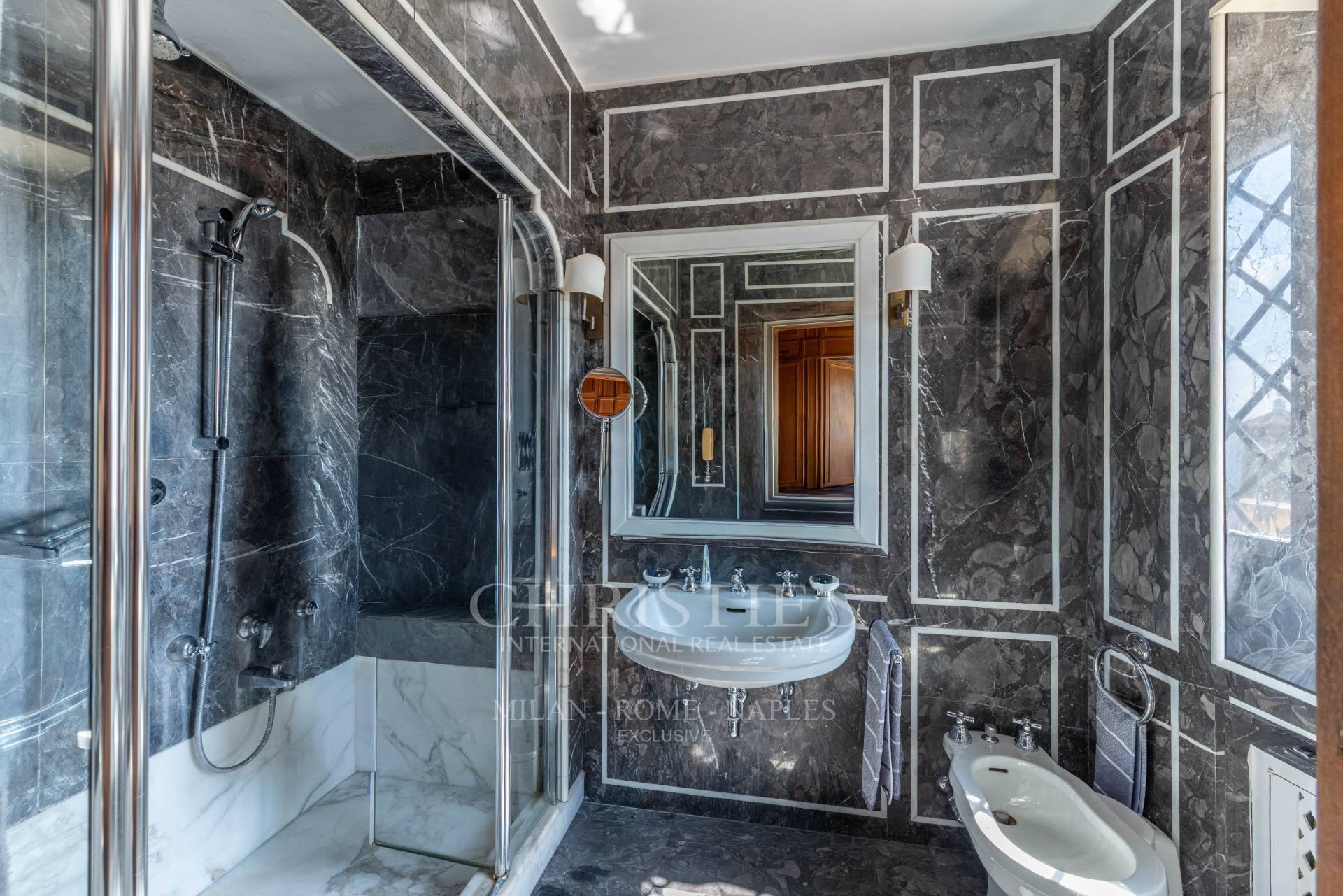 picture of Infinity Over Rome: Exclusive Property With 360° View