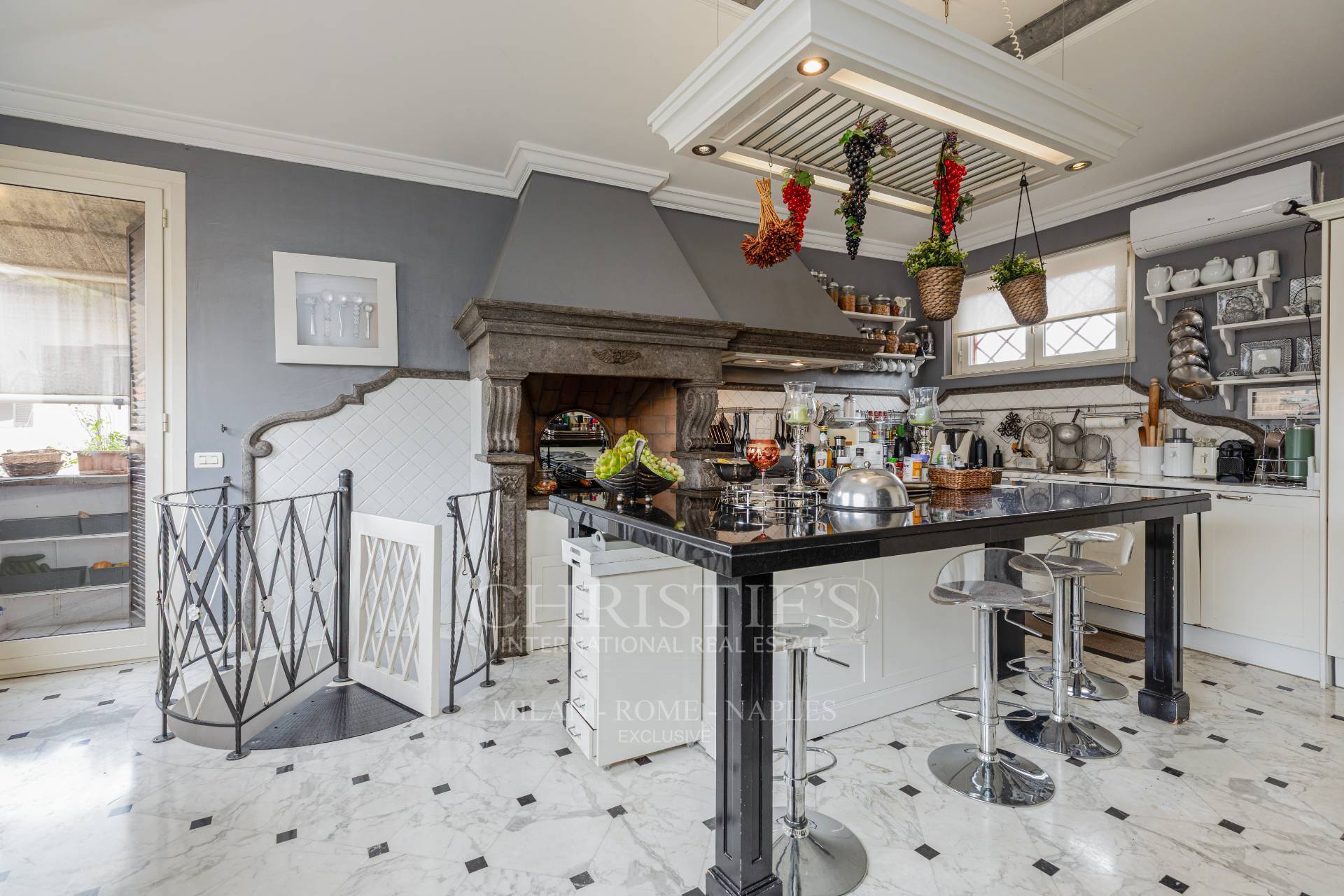 picture of Prestigious Luxury Penthouse And Super-penthouse In A Historic Building In The Heart Of Rome