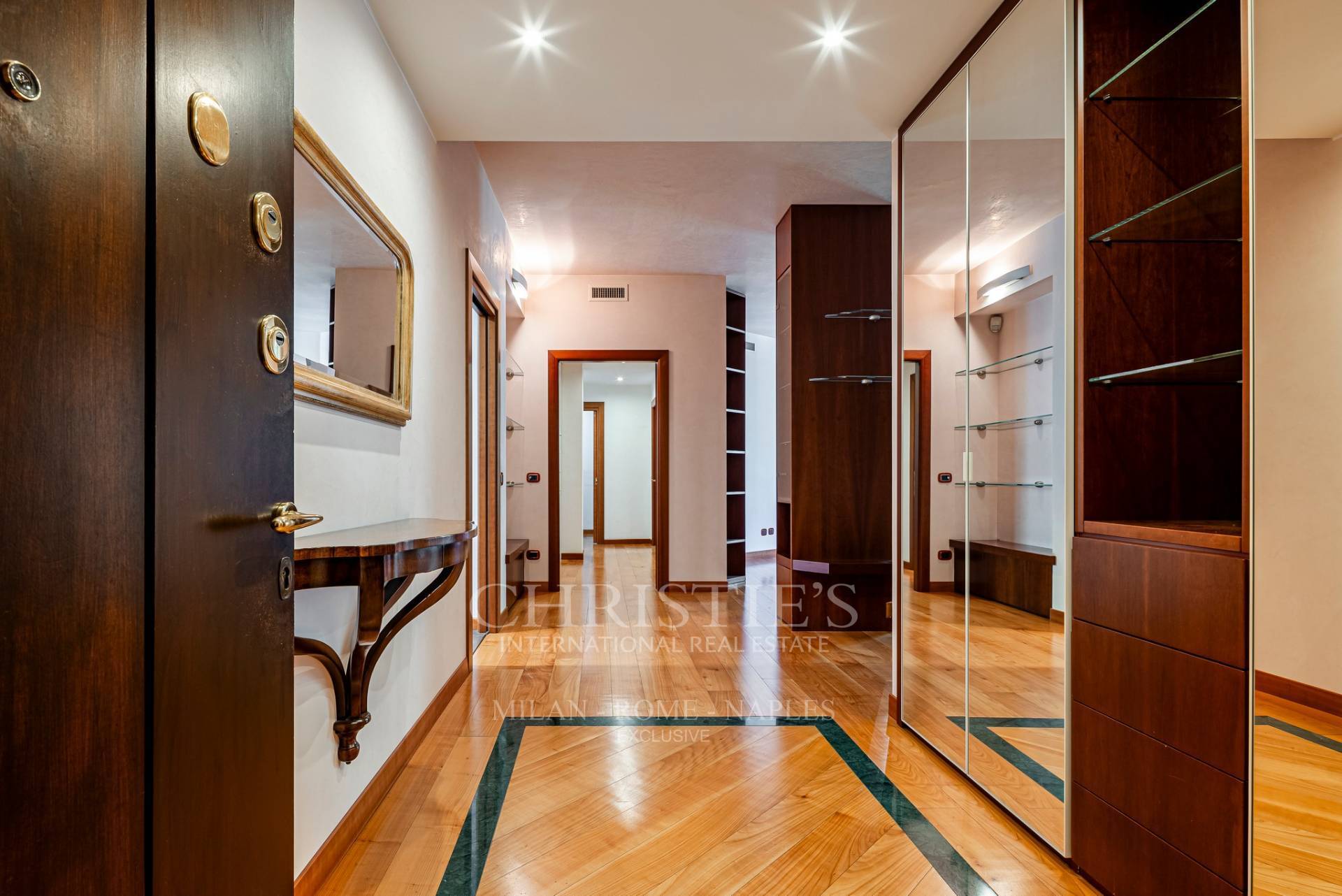 picture of Elegant Apartment With Dual Exposure Surrounded By Greenery – Citylife Area