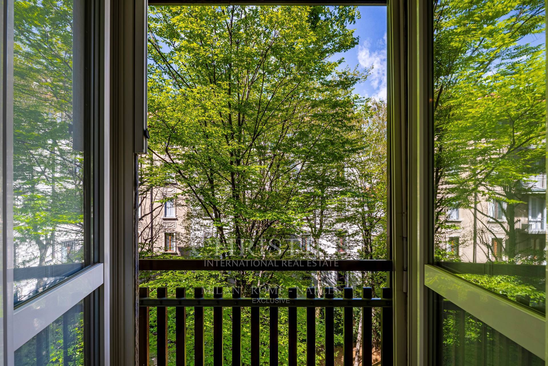 picture of Elegant Apartment With Dual Exposure Surrounded By Greenery – Citylife Area