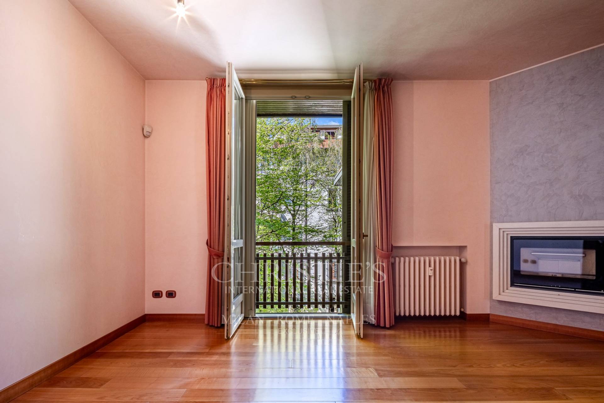 picture of Elegant Apartment With Dual Exposure Surrounded By Greenery – Citylife Area