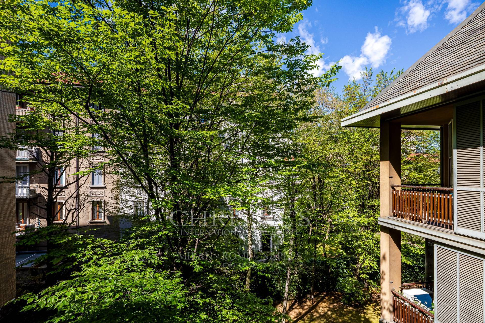 picture of Elegant Apartment With Dual Exposure Surrounded By Greenery – Citylife Area