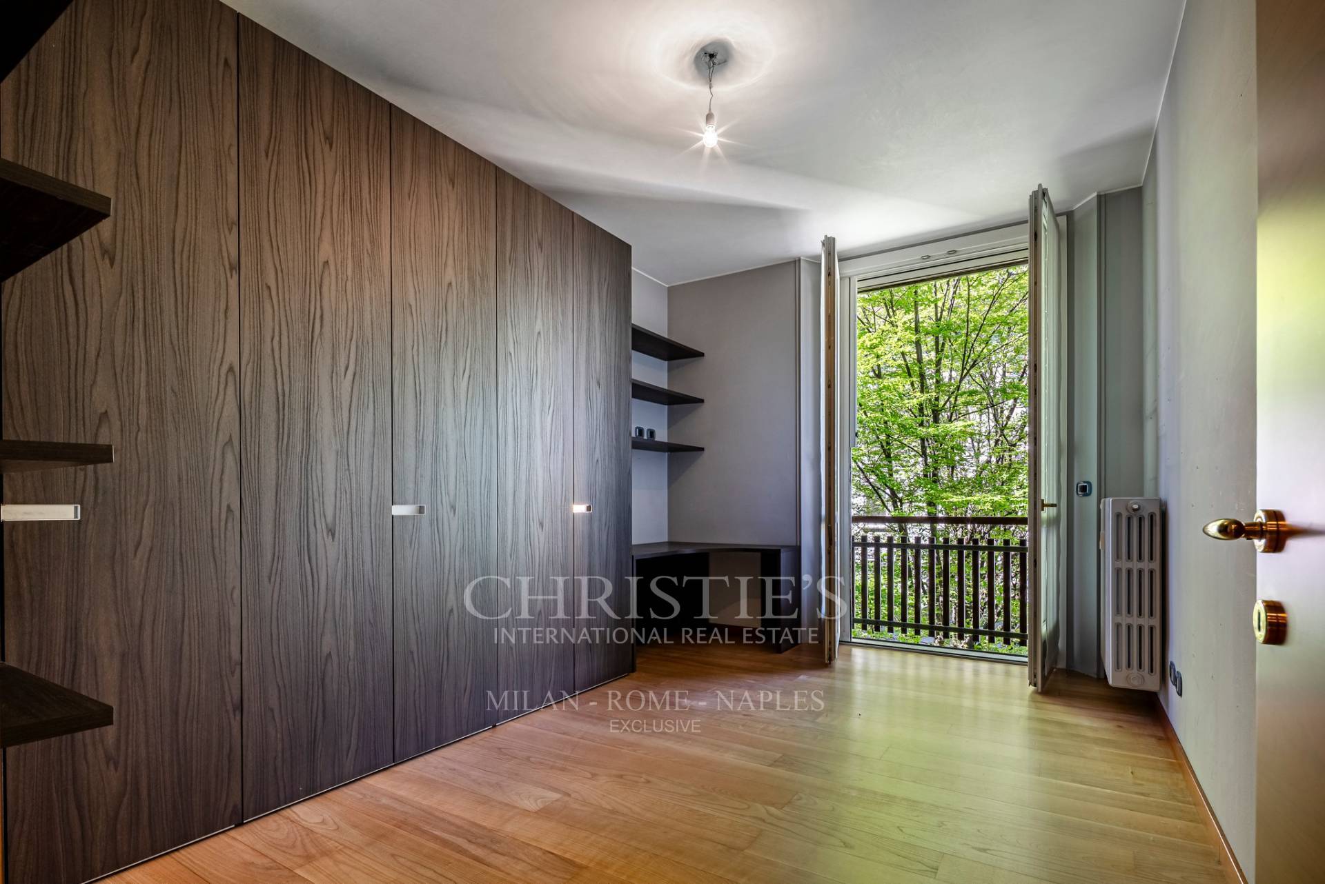 picture of Elegant Apartment With Dual Exposure Surrounded By Greenery – Citylife Area