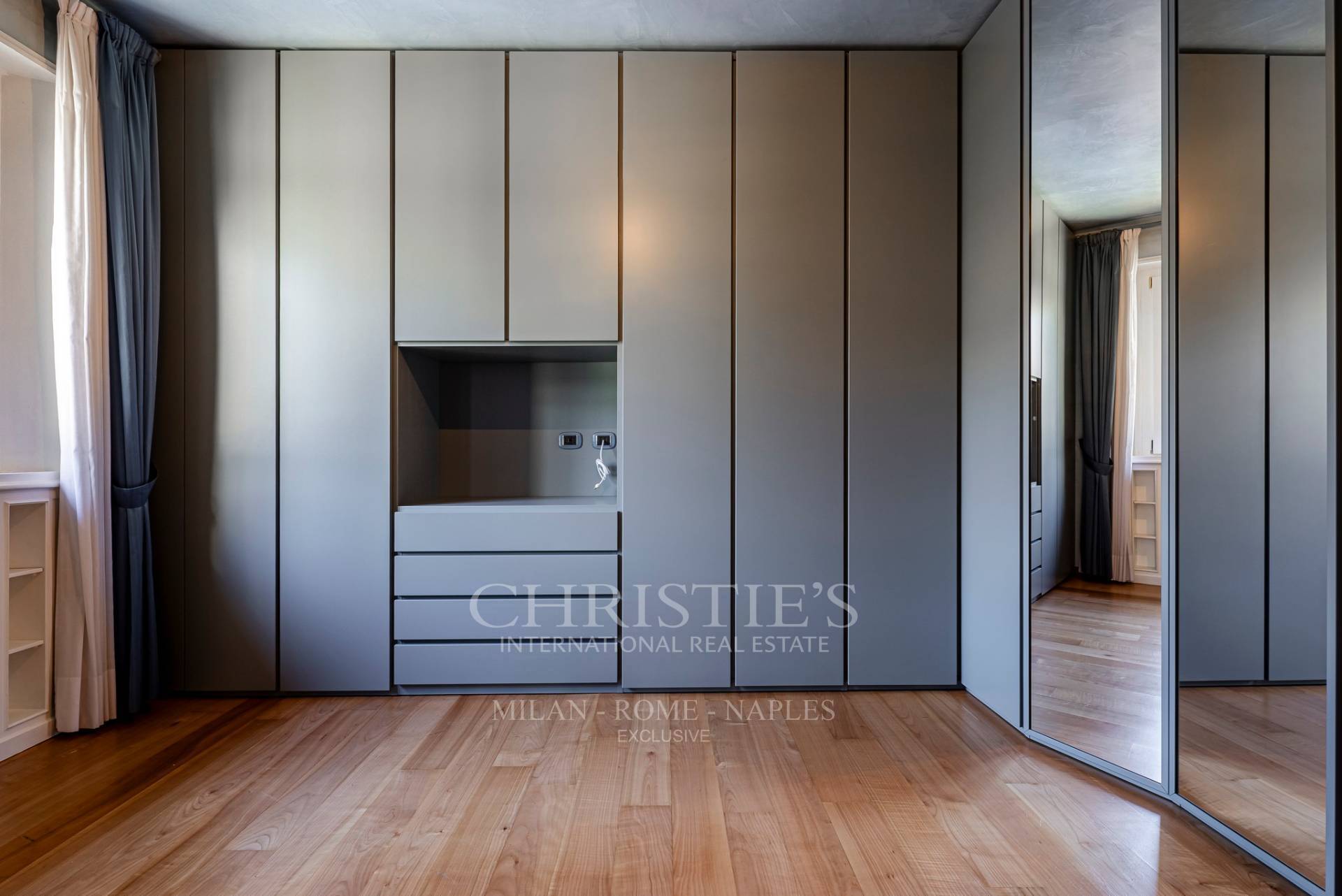 picture of Elegant Apartment With Dual Exposure Surrounded By Greenery – Citylife Area