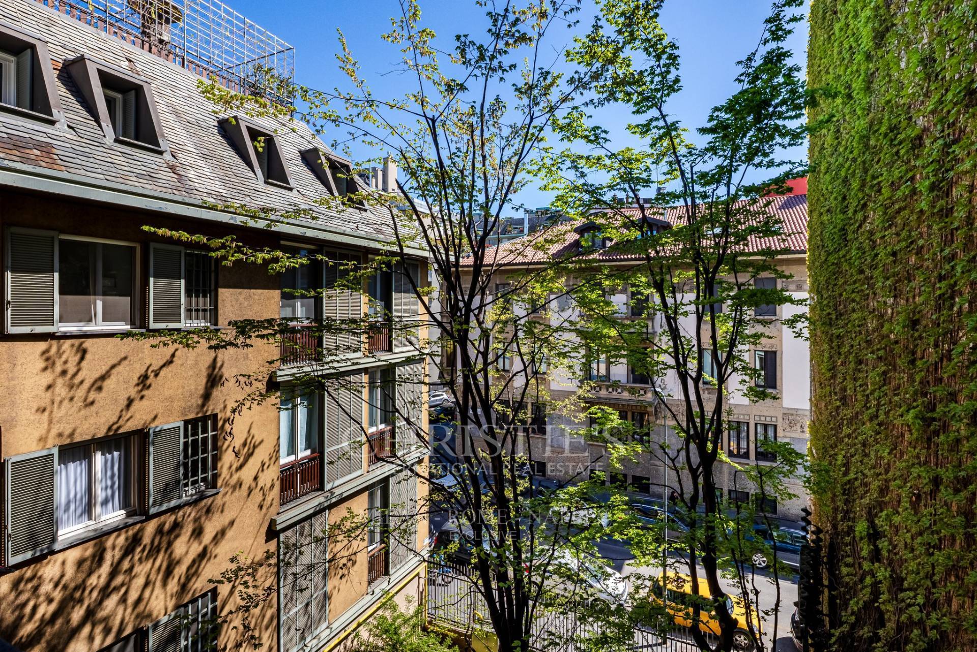 picture of Elegant Apartment With Dual Exposure Surrounded By Greenery – Citylife Area