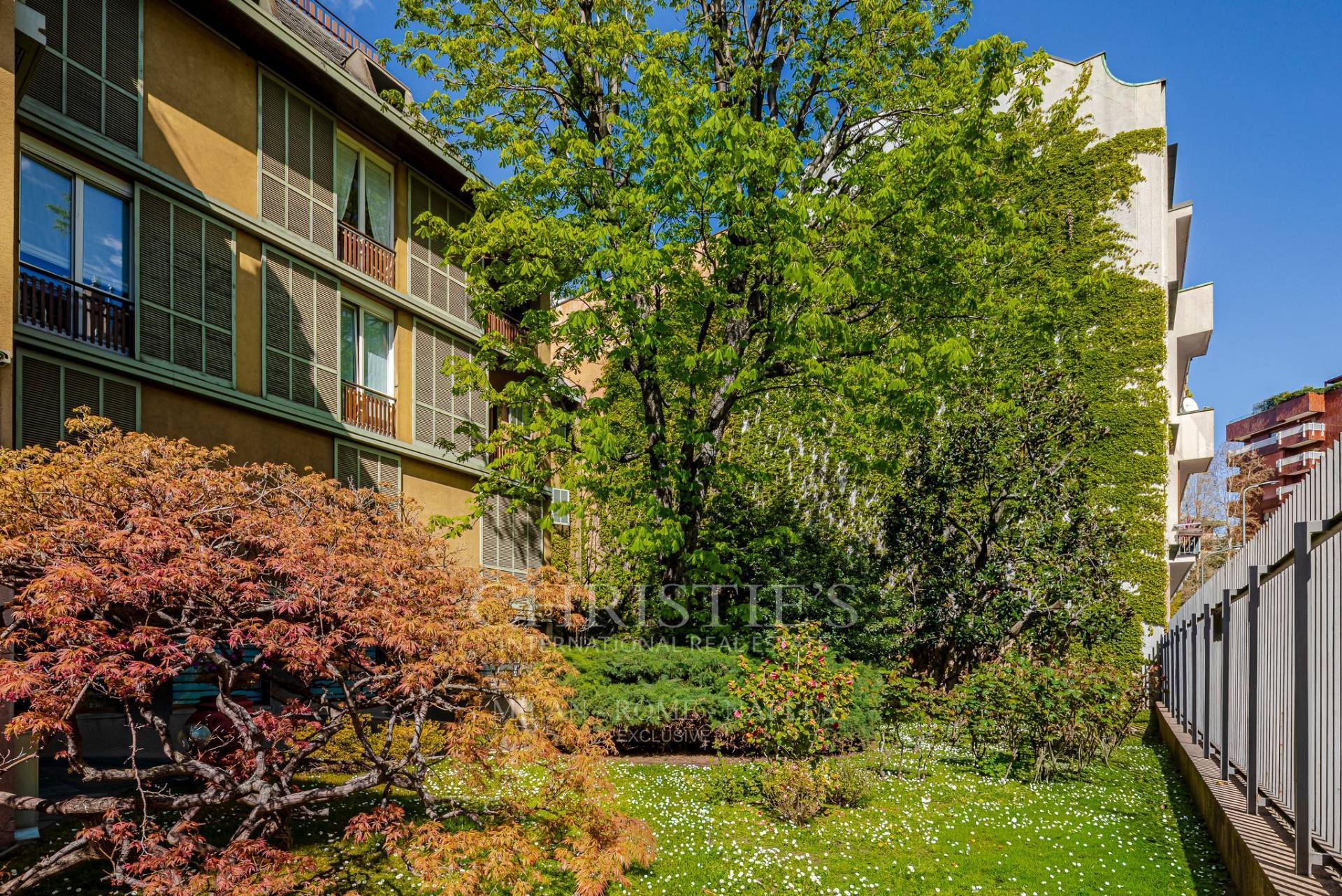 picture of Elegant Apartment With Dual Exposure Surrounded By Greenery – Citylife Area