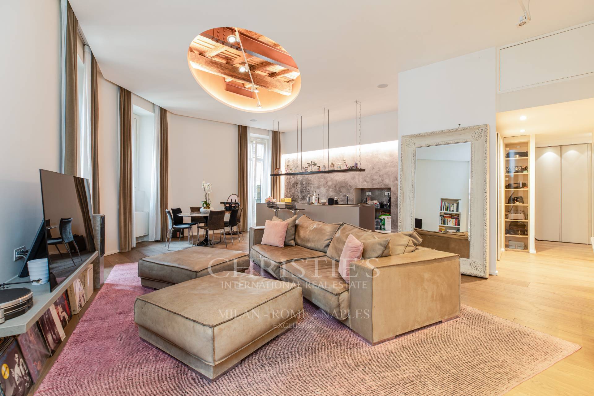 picture of Elegance And Authenticity In The Heart Of Rome