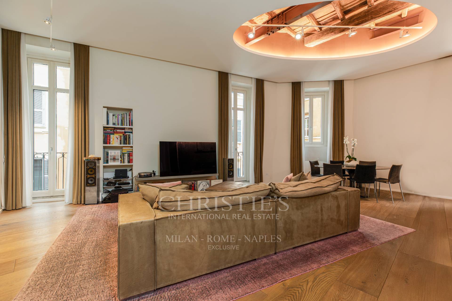 picture of Elegance And Authenticity In The Heart Of Rome