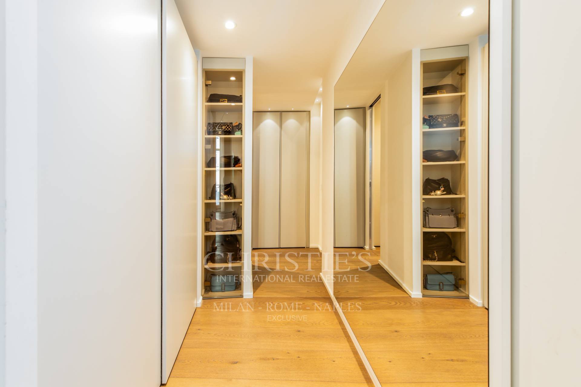 picture of Elegance And Authenticity In The Heart Of Rome