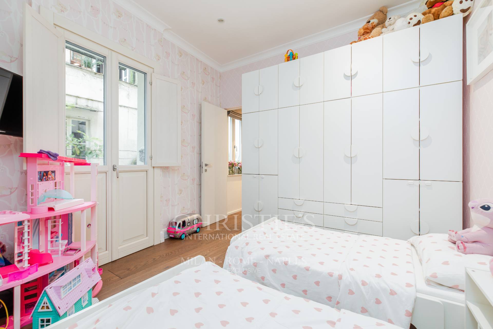 picture of Elegance And Authenticity In The Heart Of Rome