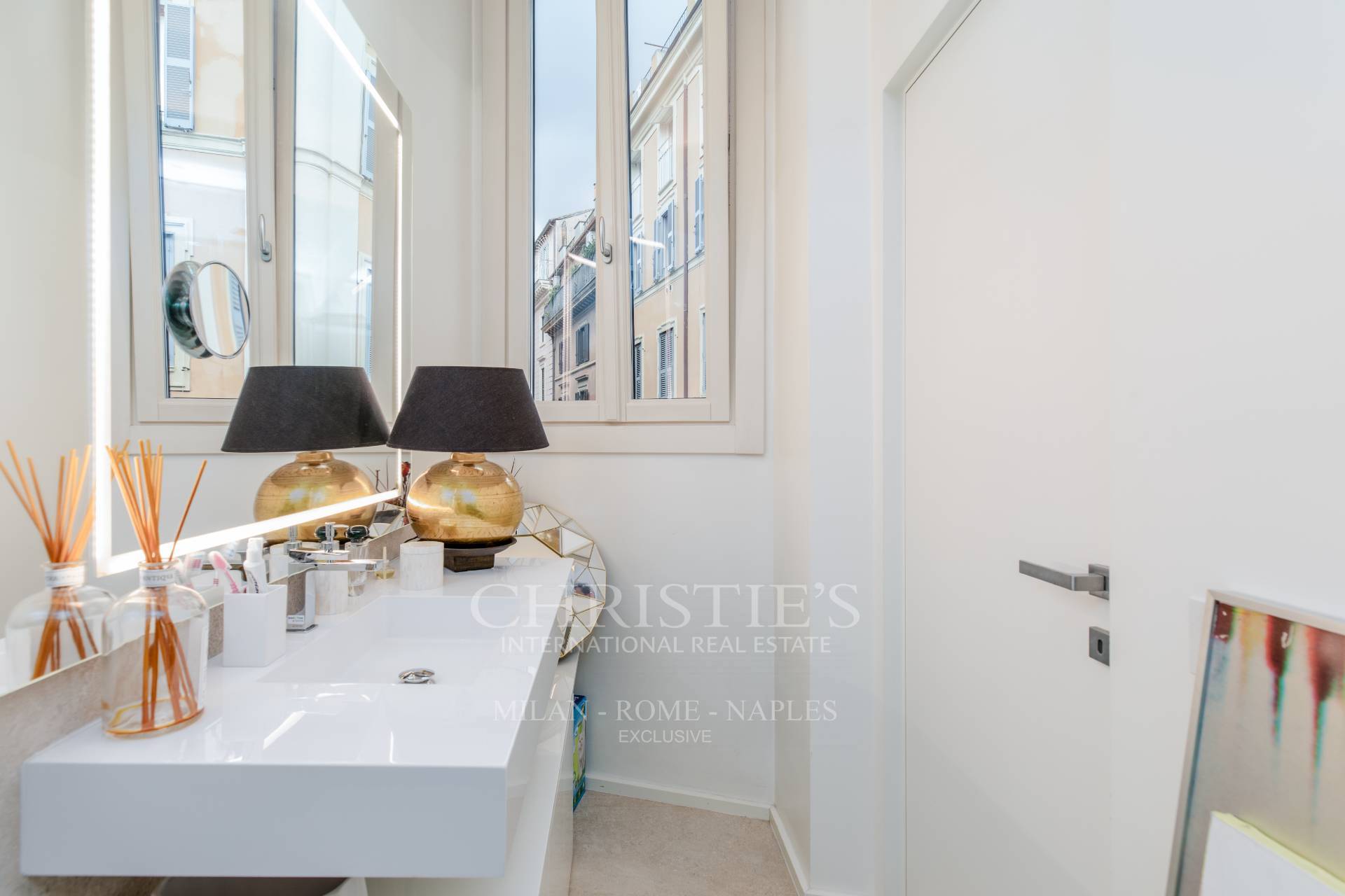 picture of Elegance And Authenticity In The Heart Of Rome