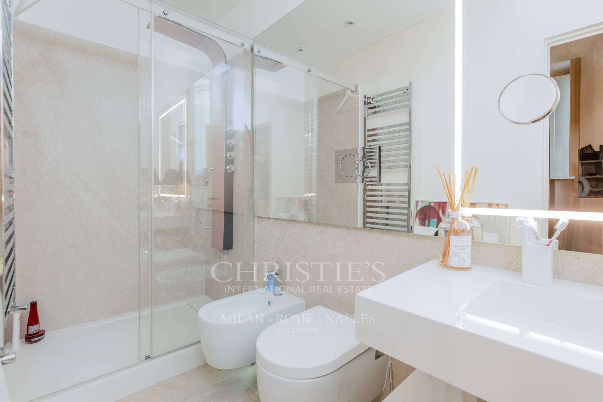 picture of Elegance And Authenticity In The Heart Of Rome