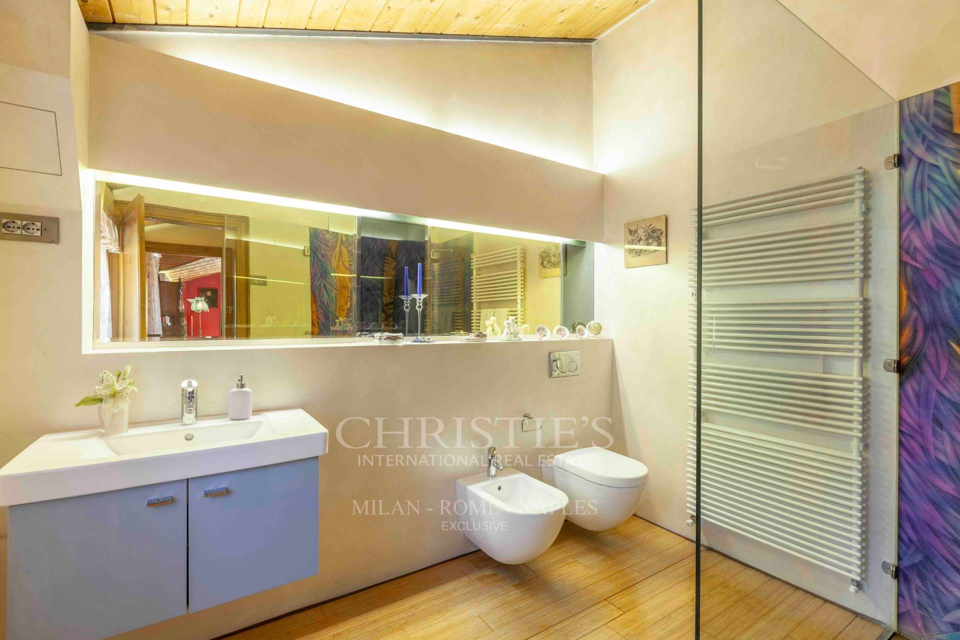 picture of Prestigious Historic Villa With Swimming Pool In An Exclusive Area Just A Few Steps From The Lake