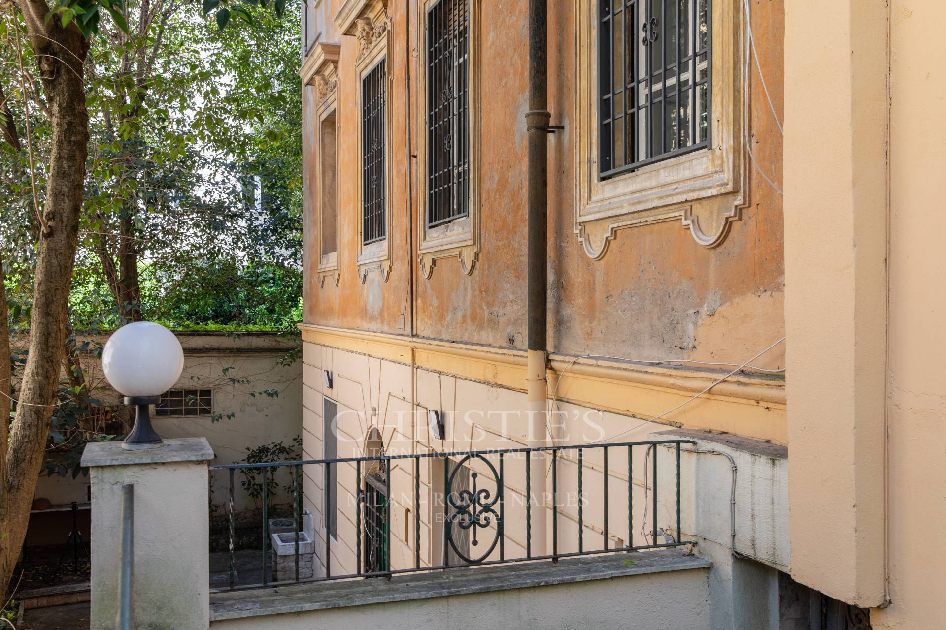 picture of Apartment With Private Garden In A Historic Villa