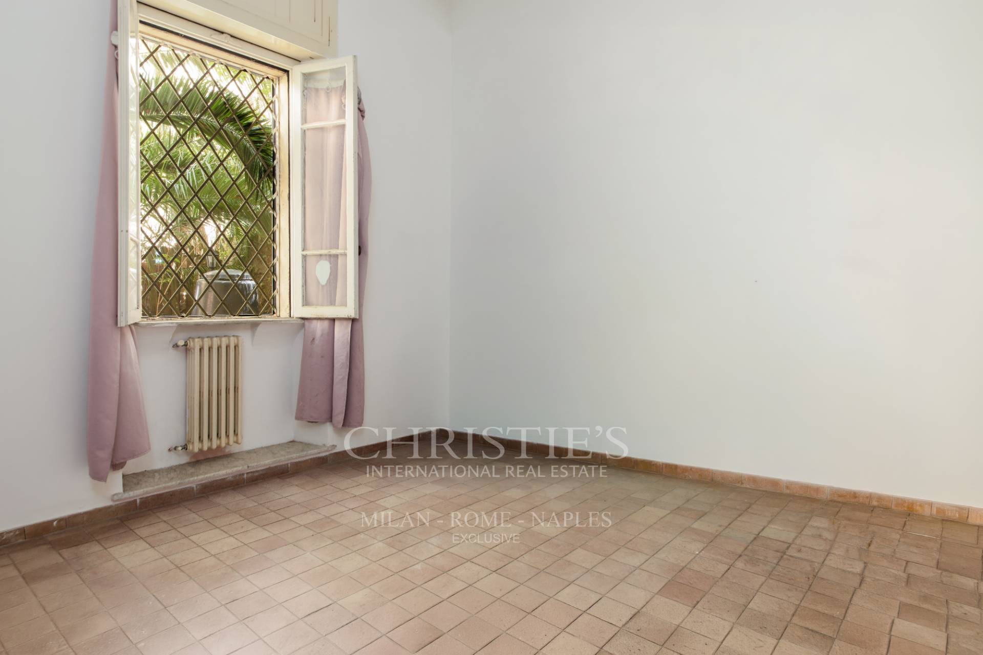 picture of Apartment With Private Garden In A Historic Villa