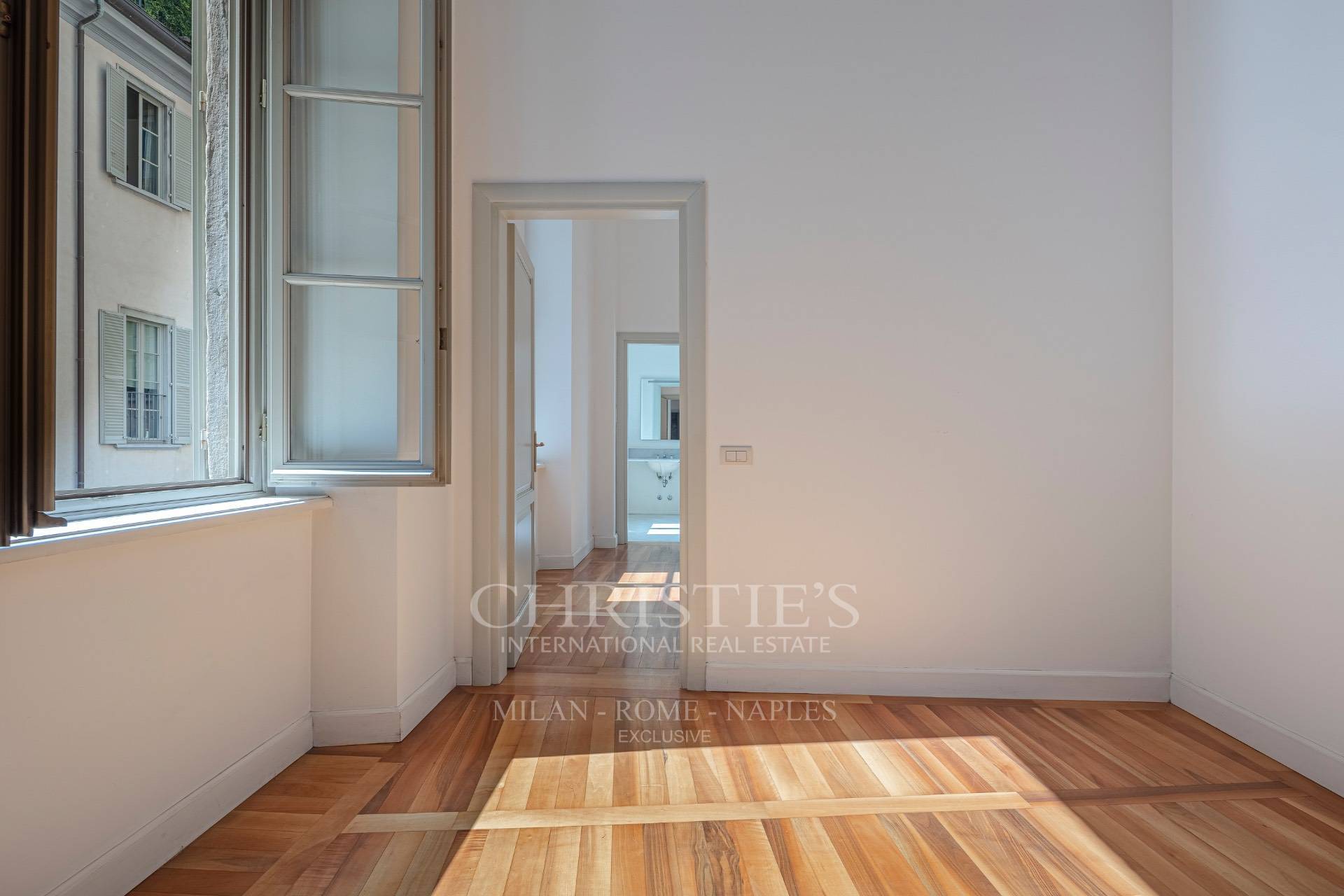 picture of Prestigious Renovated Apartment In A Historic Building – Missori Area
