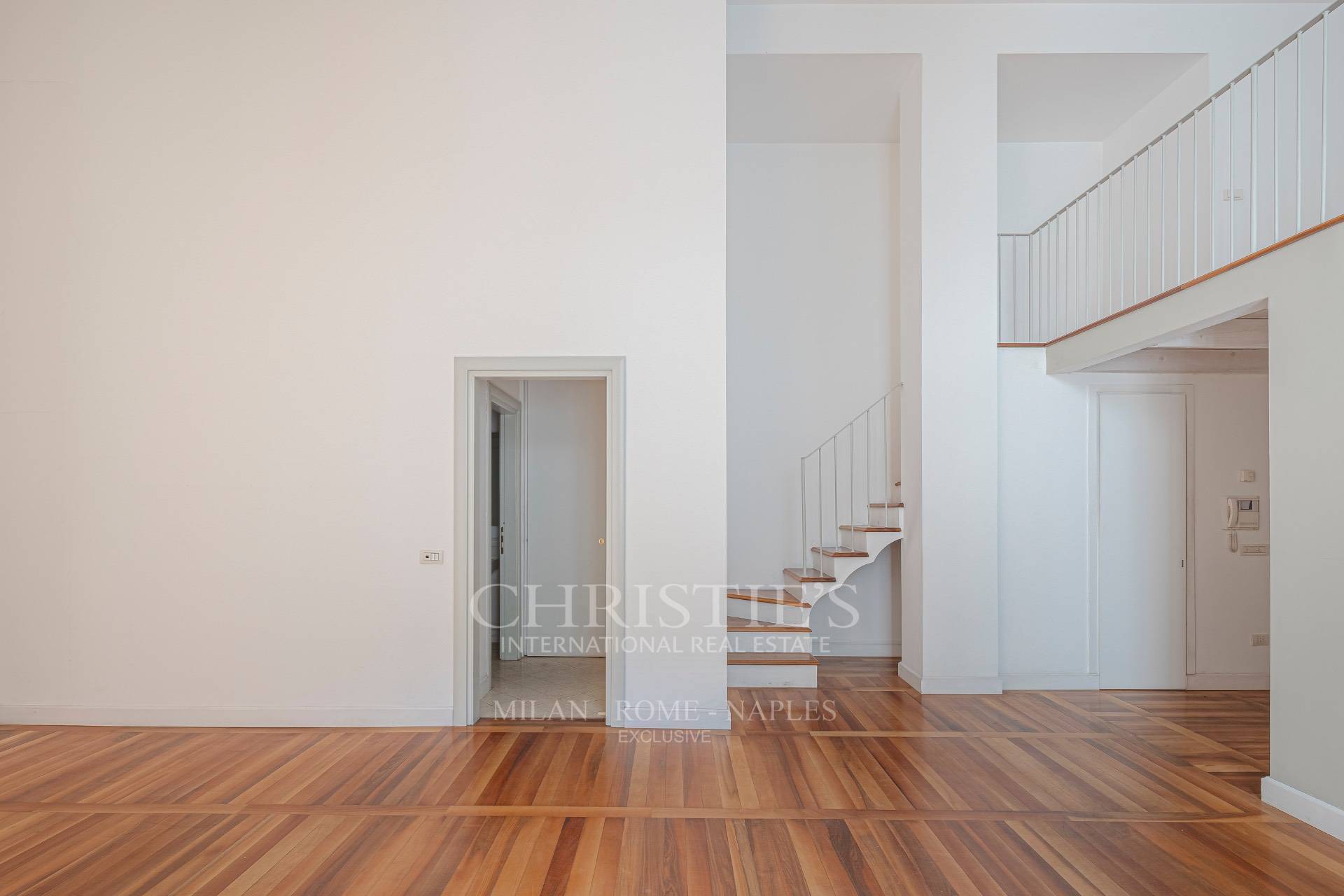 picture of Prestigious Renovated Apartment In A Historic Building – Missori Area
