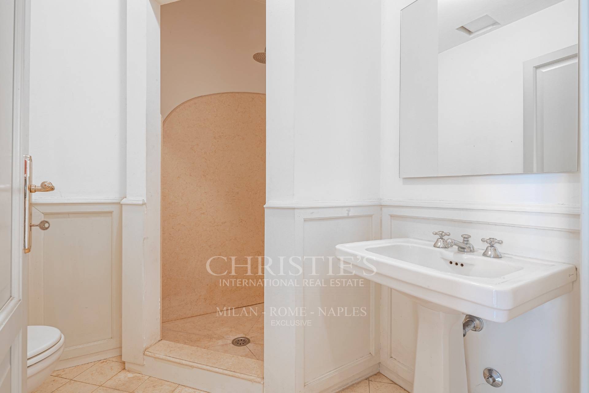 picture of Prestigious Renovated Apartment In A Historic Building – Missori Area
