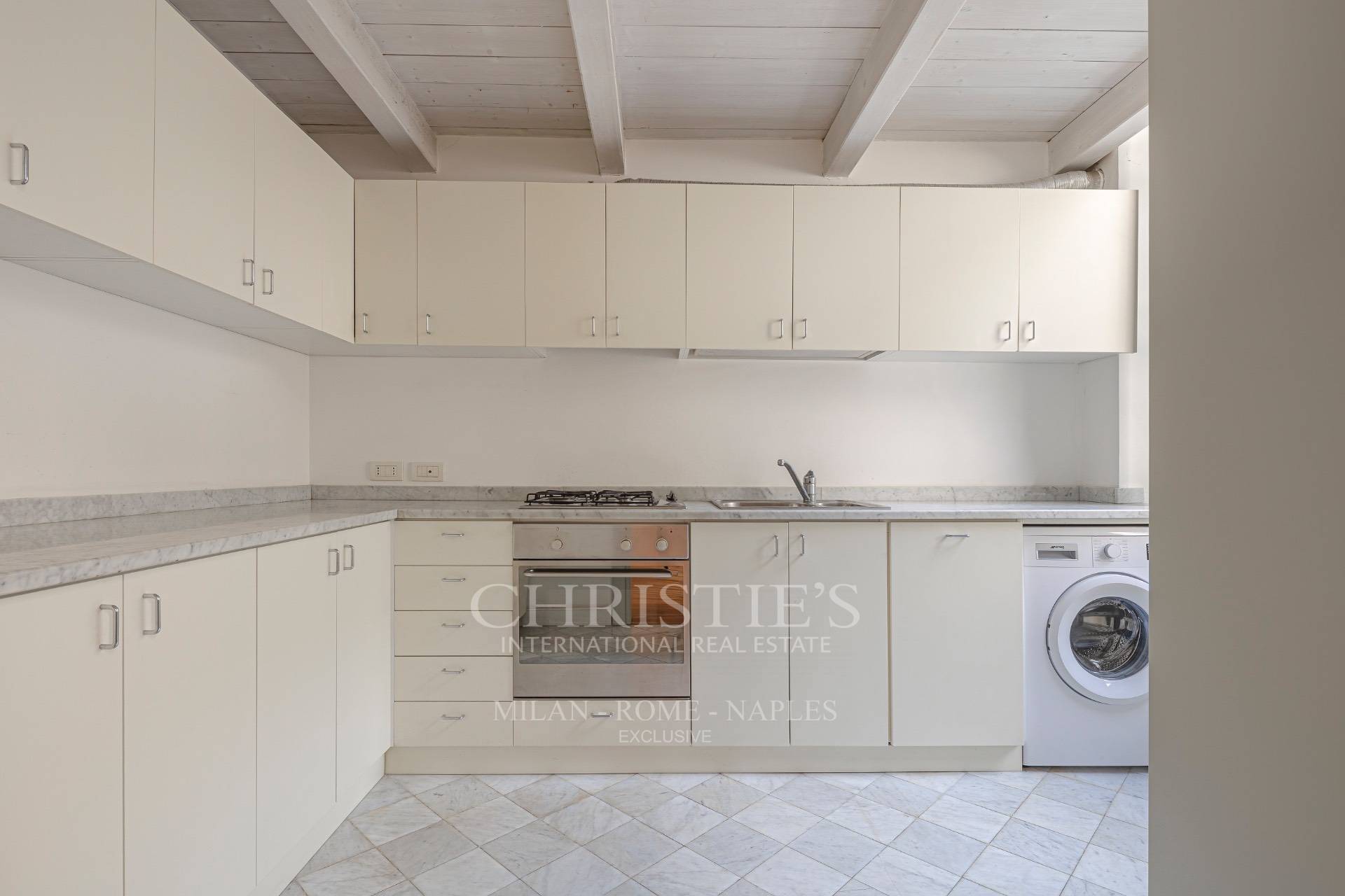 picture of Prestigious Renovated Apartment In A Historic Building – Missori Area
