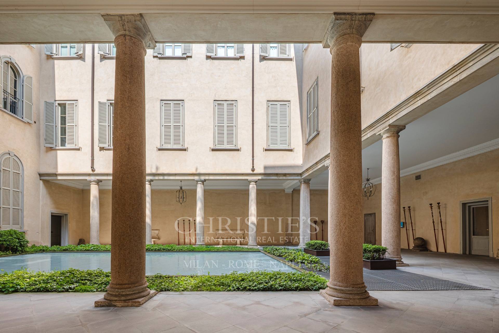 picture of Prestigious Renovated Apartment In A Historic Building – Missori Area
