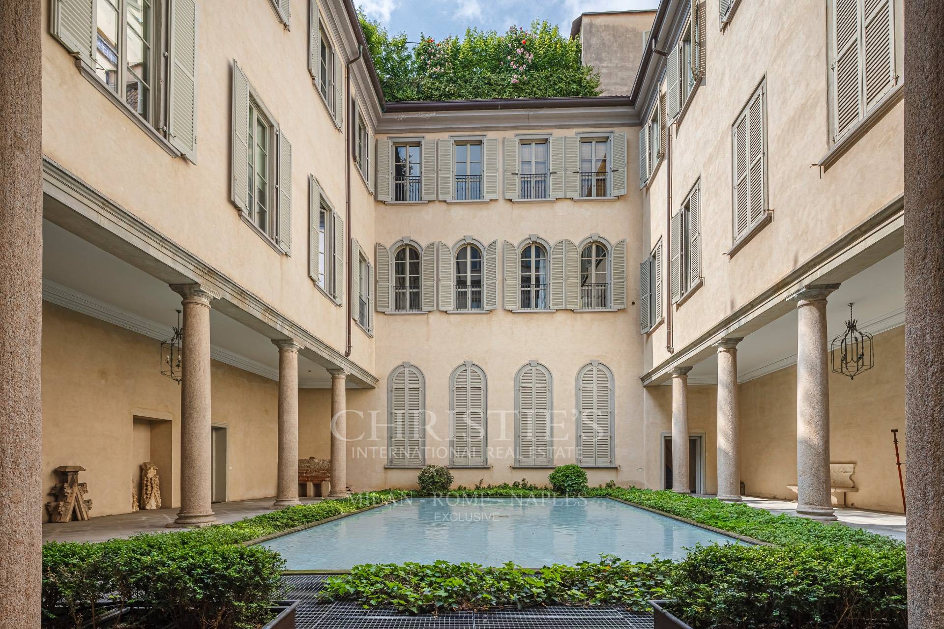 picture of Prestigious Renovated Apartment In A Historic Building – Missori Area
