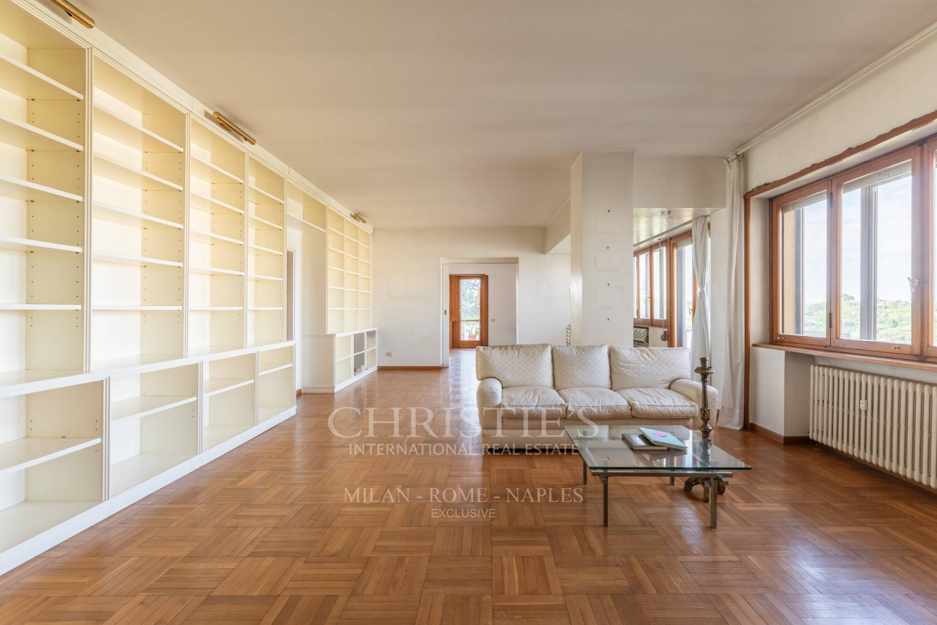picture of Large Apartment In Residential District