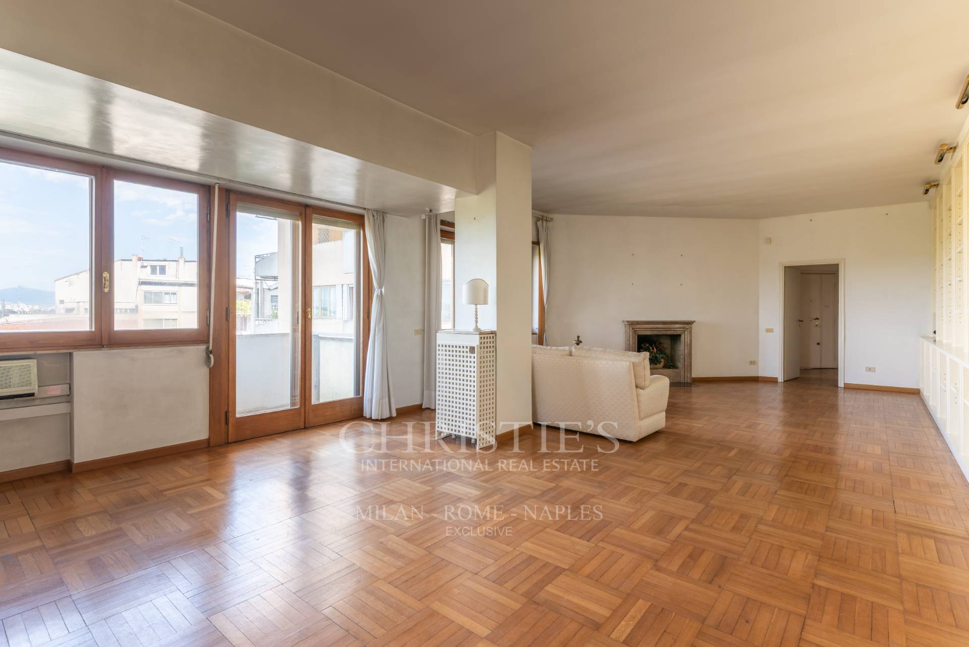 picture of Large Apartment In Residential District